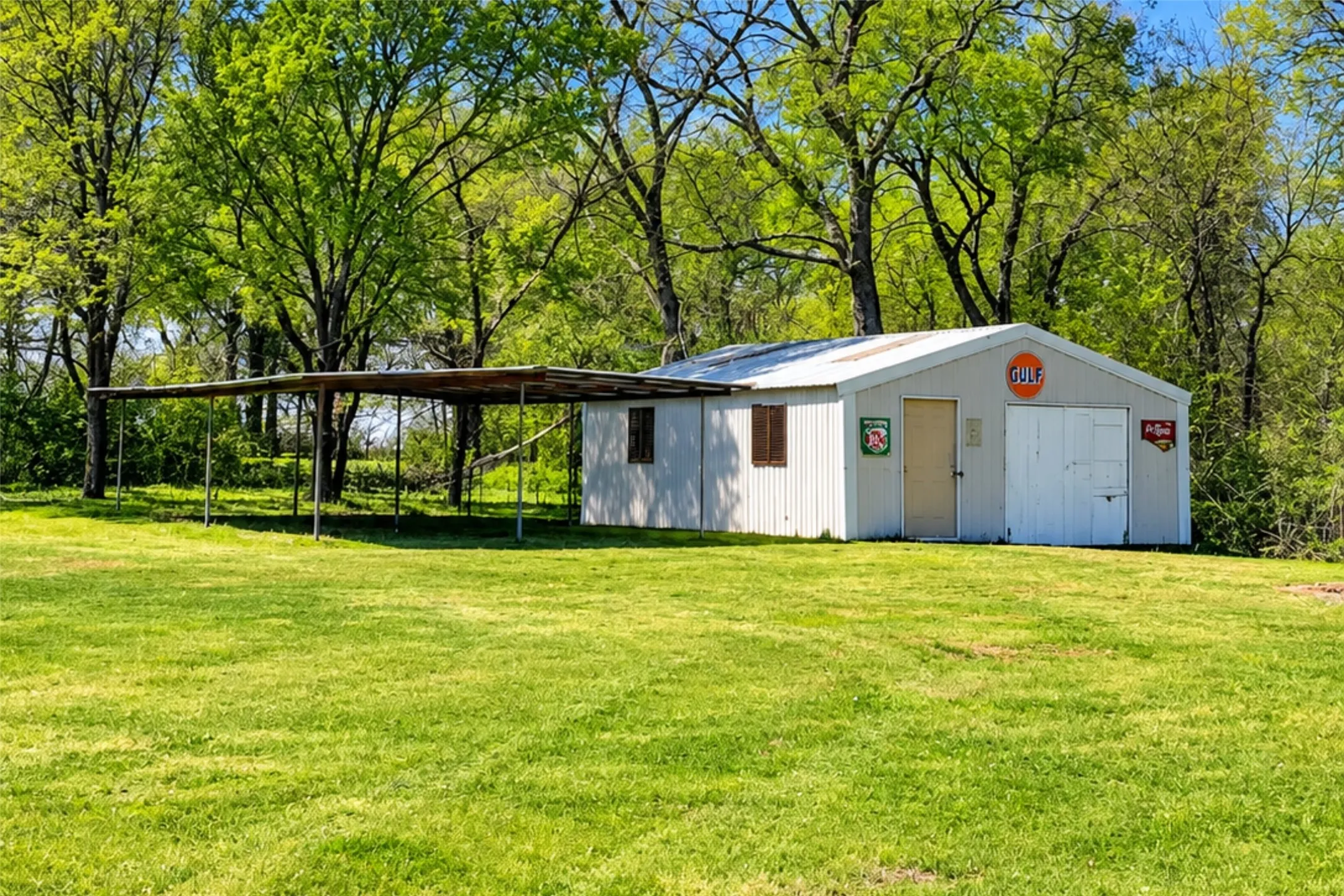 Single Family Residence For Sale in Van Zandt County , 1147 Vz County Road 3417, Wills Point, Texas 75169, 4 Bedroom, 3 Bathroom, 2 Garage spaces, 3,200 Sqft, built in 1988, mls#21142996, Real Estate Agent in Wills Point, Homes For Sale in Van Zandt county, Homes For Sale in Wills Point, Realtor in Wills Point Texas, Real Estate Brokerage Independent Realty Texas, Luminita Cordes Realtor