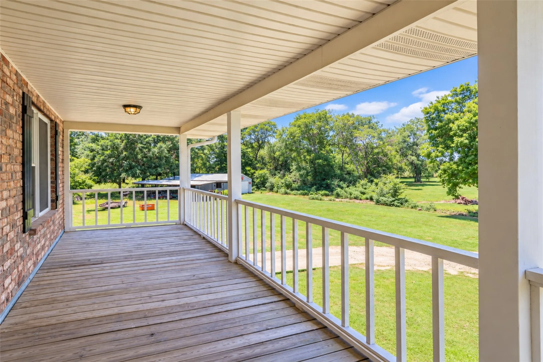 Single Family Residence For Sale in Van Zandt County , 1147 Vz County Road 3417, Wills Point, Texas 75169, 4 Bedroom, 3 Bathroom, 2 Garage spaces, 3,200 Sqft, built in 1988, mls#21142996, Real Estate Agent in Wills Point, Homes For Sale in Van Zandt county, Homes For Sale in Wills Point, Realtor in Wills Point Texas, Real Estate Brokerage Independent Realty Texas, Luminita Cordes Realtor