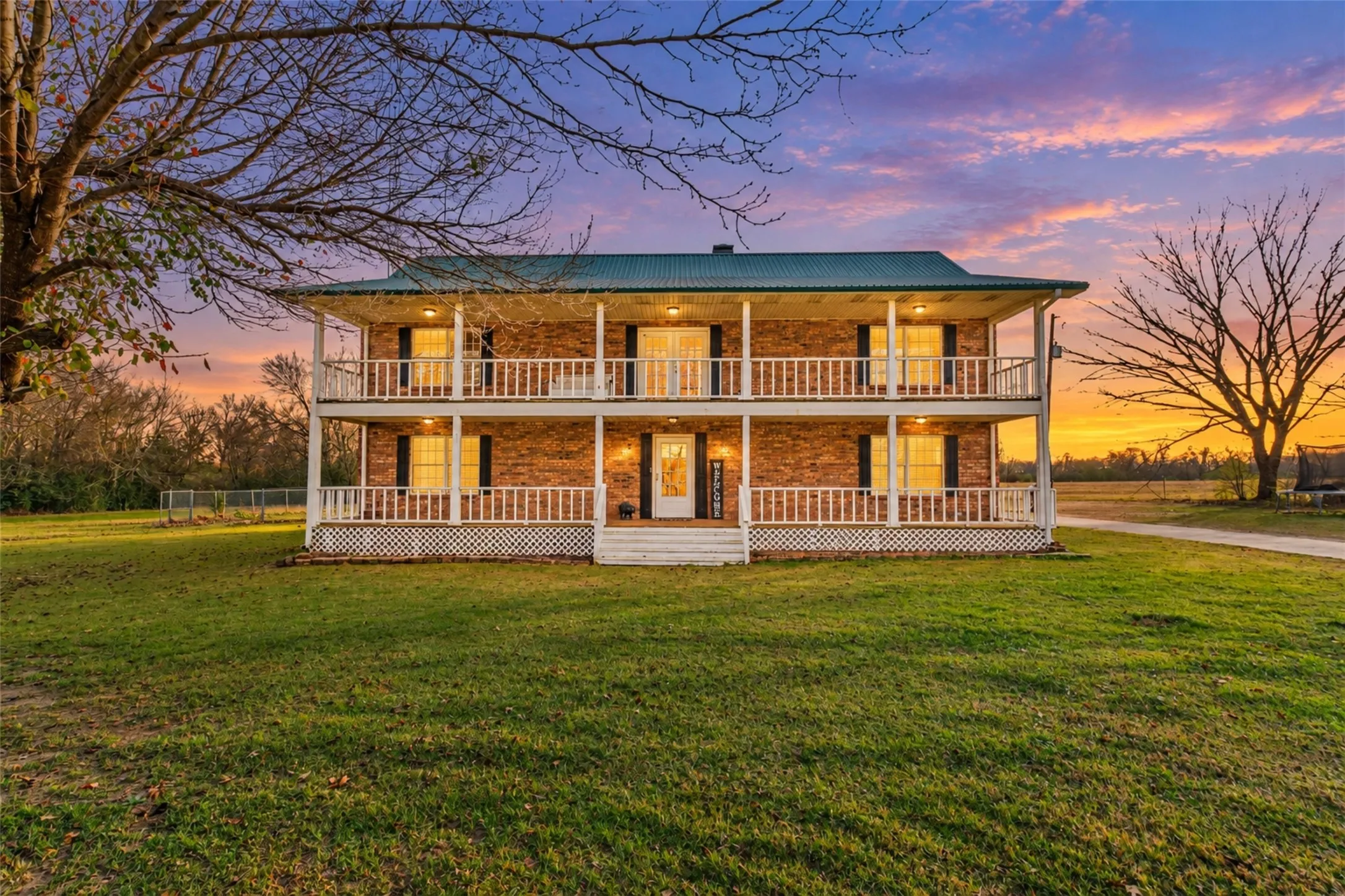 Single Family Residence For Sale in Van Zandt County , 1147 Vz County Road 3417, Wills Point, Texas 75169, 4 Bedroom, 3 Bathroom, 2 Garage spaces, 3,200 Sqft, built in 1988, mls#21142996, Real Estate Agent in Wills Point, Homes For Sale in Van Zandt county, Homes For Sale in Wills Point, Realtor in Wills Point Texas, Real Estate Brokerage Independent Realty Texas, Luminita Cordes Realtor