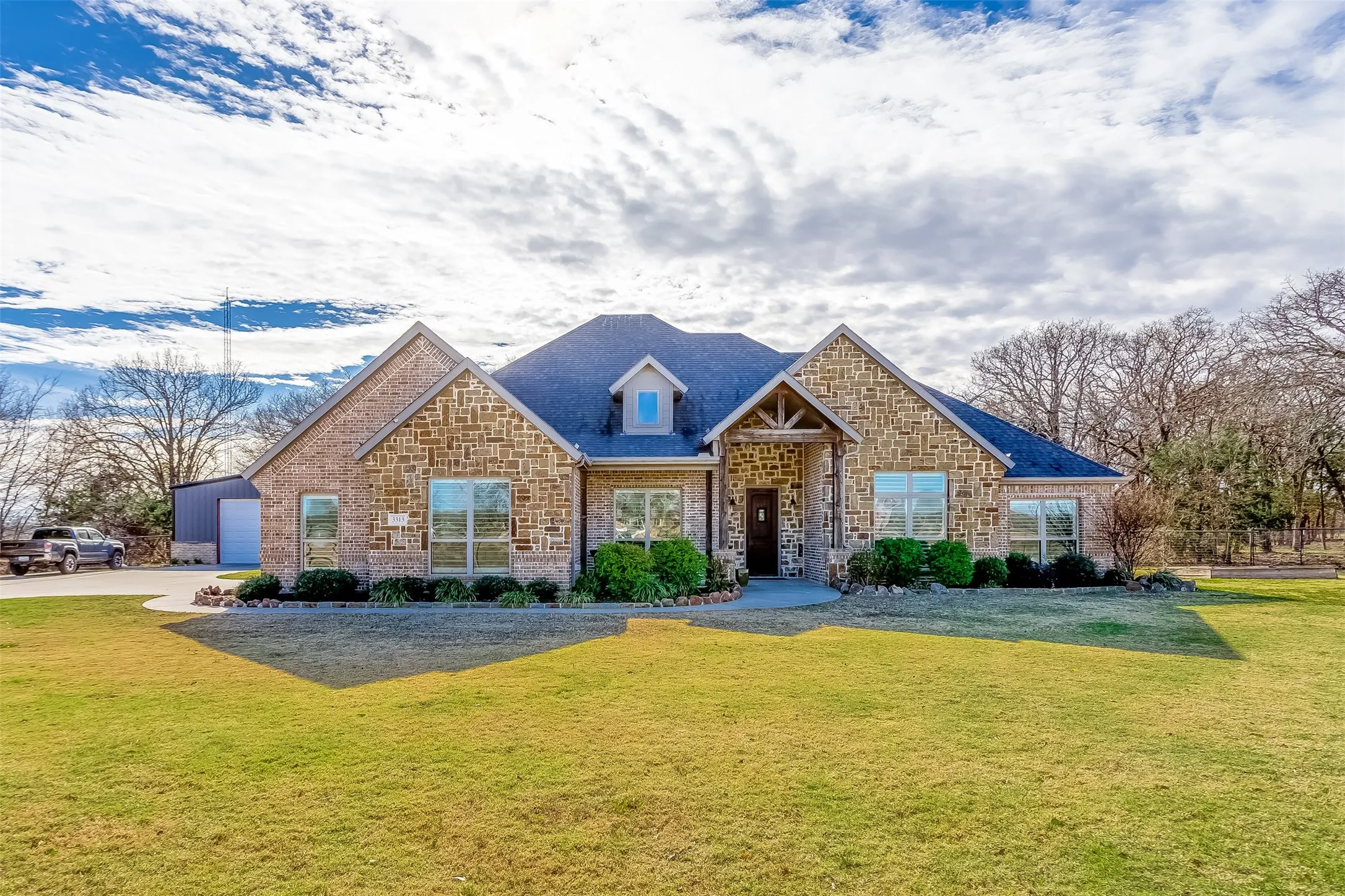Single Family Residence For Sale in Hunt County , 3313 County Road 2526 Road, Royse City, Texas 75189, 4 Bedrooms, 3 Bathrooms, 4 Garage spaces, 2,463 Sqft, built in 2017, Price $735,000, mls#21138957, Real Estate Agent in Royse City, Homes For Sale in Hunt county, Homes For Sale in Royse City, Realtor in Royse City Texas, Real Estate Brokerage Independent Realty Texas, Luminita Cordes Realtor