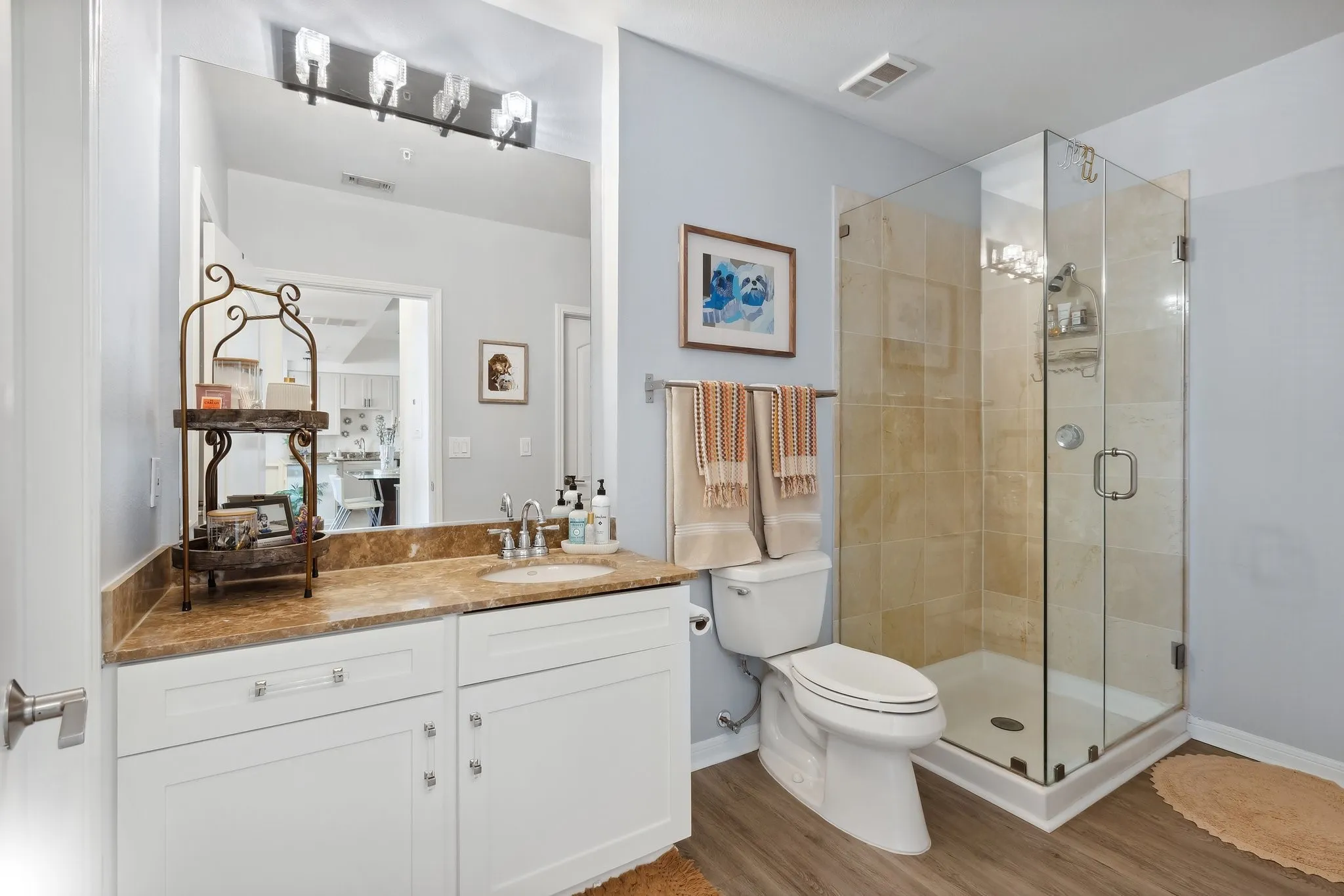 Condominium For Sale in Dallas County , 3225 Turtle Creek Boulevard 611, Dallas, Texas 75219, 2 Bedroom, 2 Bathroom, 1 Garage spaces, 1,254 Sqft, built in 1998, Preowned, Price $424,000, mls#21143162, Real Estate Agent in Dallas, Homes For Sale in Dallas county, Homes For Sale in Dallas, Realtor in Dallas Texas, Real Estate Brokerage Independent Realty Texas, Luminita Cordes Realtor