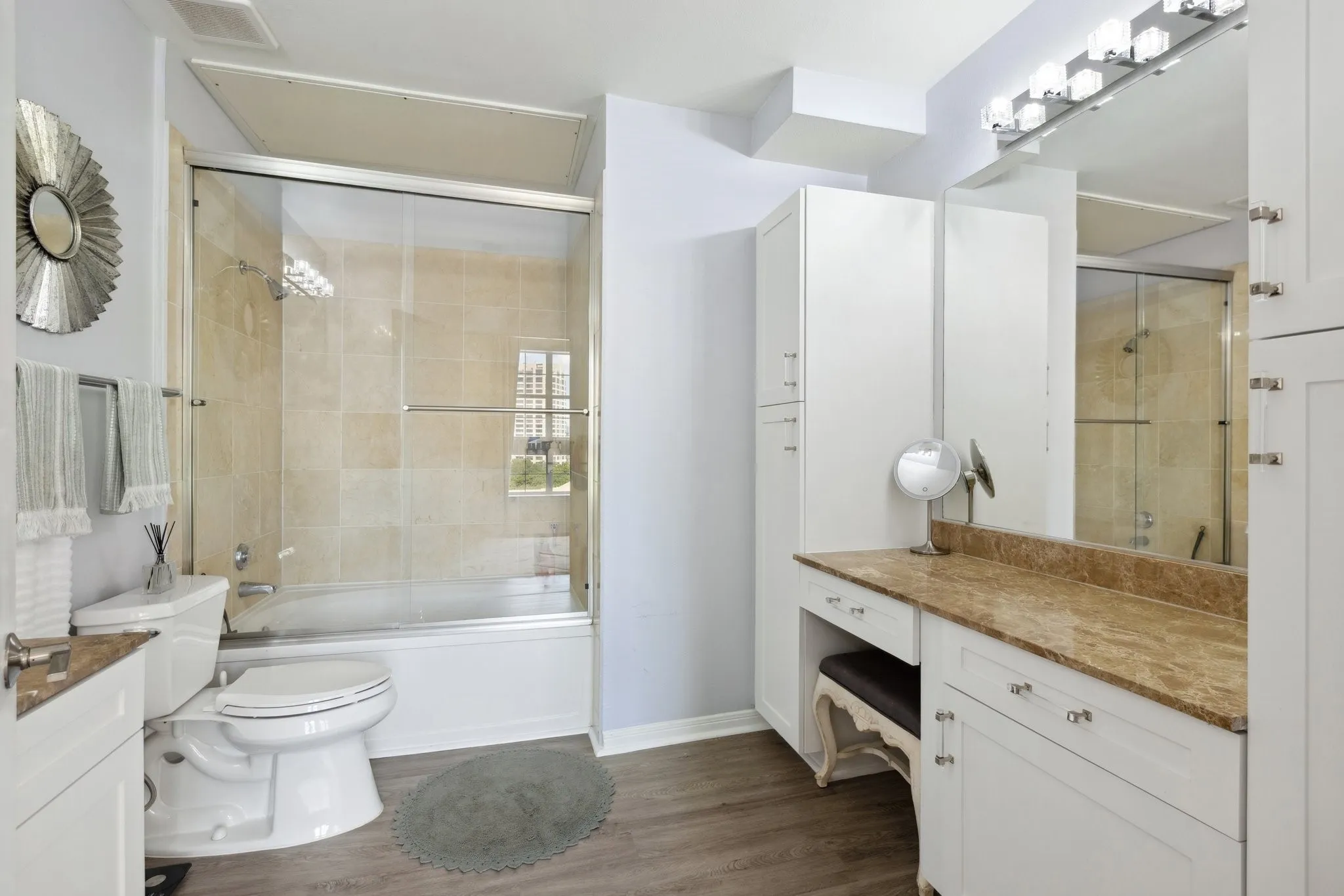 Condominium For Sale in Dallas County , 3225 Turtle Creek Boulevard 611, Dallas, Texas 75219, 2 Bedroom, 2 Bathroom, 1 Garage spaces, 1,254 Sqft, built in 1998, Preowned, Price $424,000, mls#21143162, Real Estate Agent in Dallas, Homes For Sale in Dallas county, Homes For Sale in Dallas, Realtor in Dallas Texas, Real Estate Brokerage Independent Realty Texas, Luminita Cordes Realtor