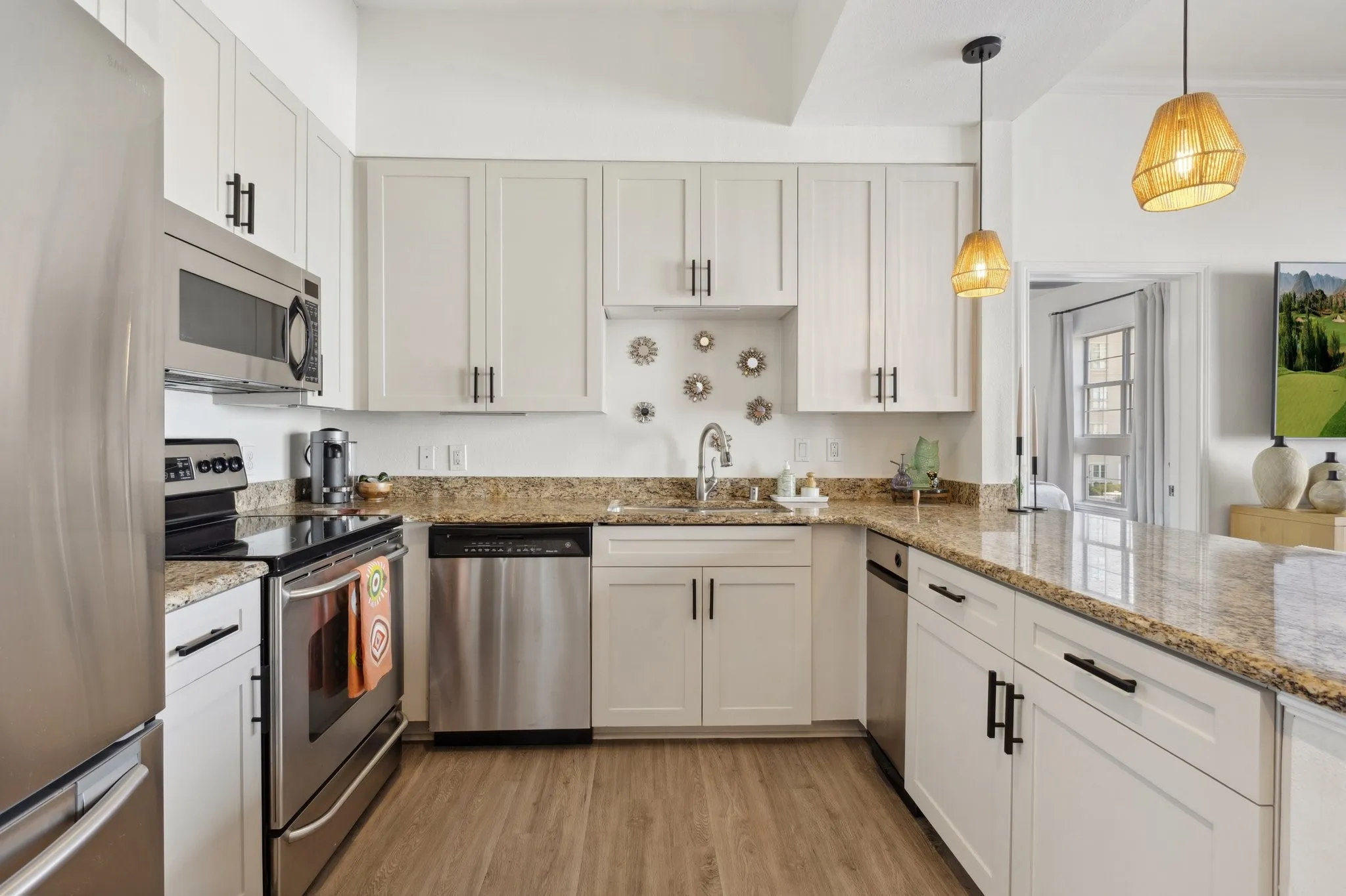 Condominium For Sale in Dallas County , 3225 Turtle Creek Boulevard 611, Dallas, Texas 75219, 2 Bedroom, 2 Bathroom, 1 Garage spaces, 1,254 Sqft, built in 1998, Preowned, Price $424,000, mls#21143162, Real Estate Agent in Dallas, Homes For Sale in Dallas county, Homes For Sale in Dallas, Realtor in Dallas Texas, Real Estate Brokerage Independent Realty Texas, Luminita Cordes Realtor
