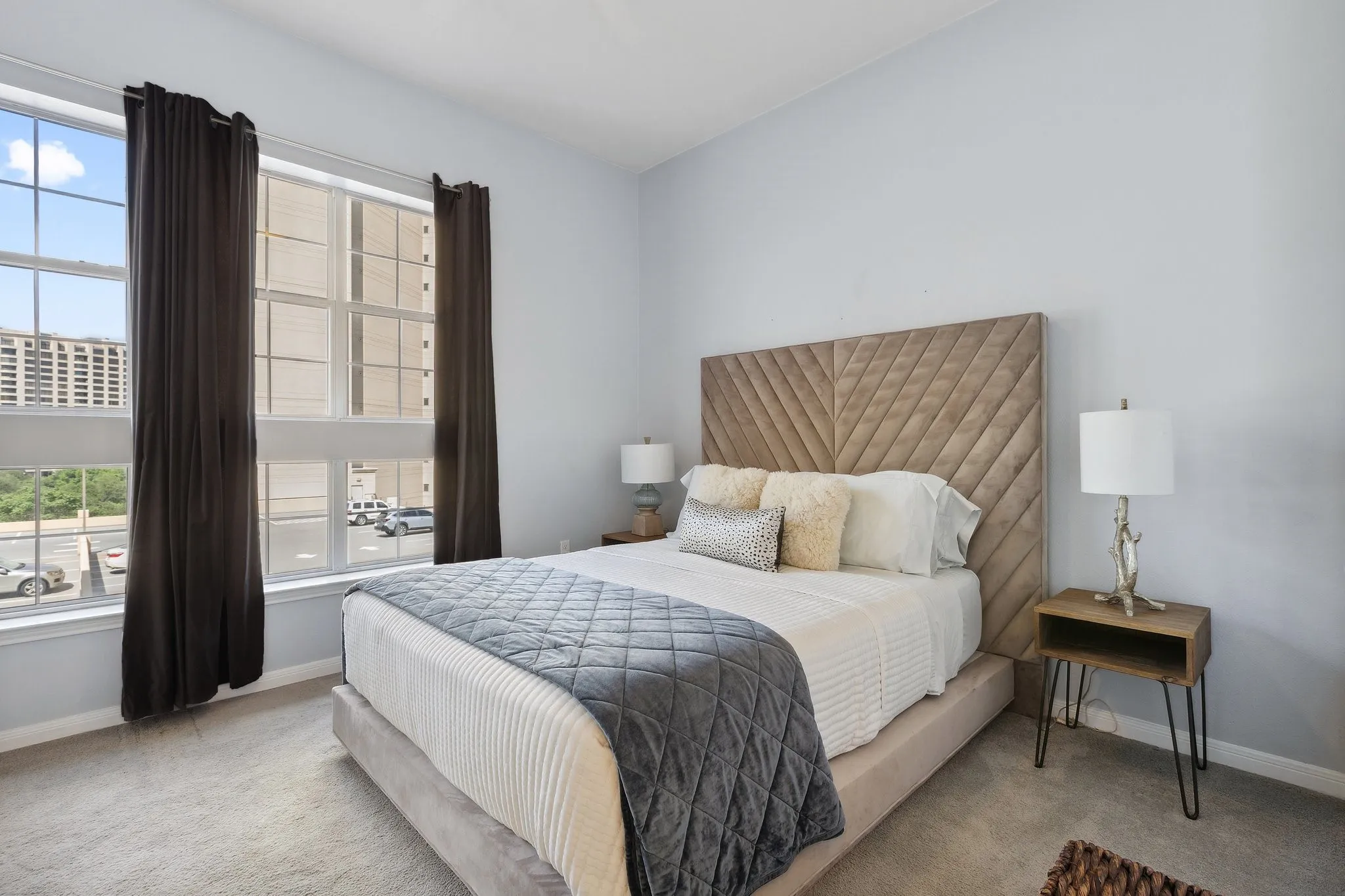 Condominium For Sale in Dallas County , 3225 Turtle Creek Boulevard 611, Dallas, Texas 75219, 2 Bedroom, 2 Bathroom, 1 Garage spaces, 1,254 Sqft, built in 1998, Preowned, Price $424,000, mls#21143162, Real Estate Agent in Dallas, Homes For Sale in Dallas county, Homes For Sale in Dallas, Realtor in Dallas Texas, Real Estate Brokerage Independent Realty Texas, Luminita Cordes Realtor