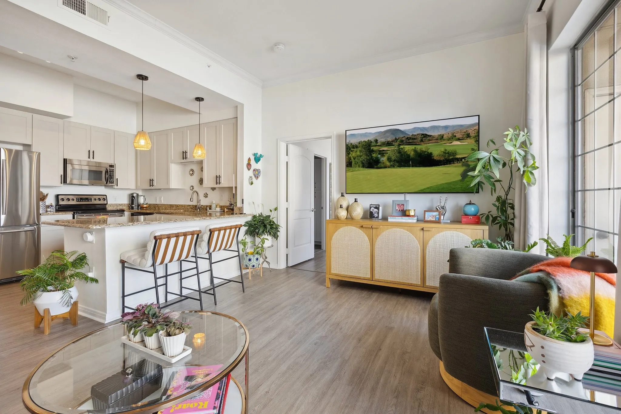 Condominium For Sale in Dallas County , 3225 Turtle Creek Boulevard 611, Dallas, Texas 75219, 2 Bedroom, 2 Bathroom, 1 Garage spaces, 1,254 Sqft, built in 1998, Preowned, Price $424,000, mls#21143162, Real Estate Agent in Dallas, Homes For Sale in Dallas county, Homes For Sale in Dallas, Realtor in Dallas Texas, Real Estate Brokerage Independent Realty Texas, Luminita Cordes Realtor