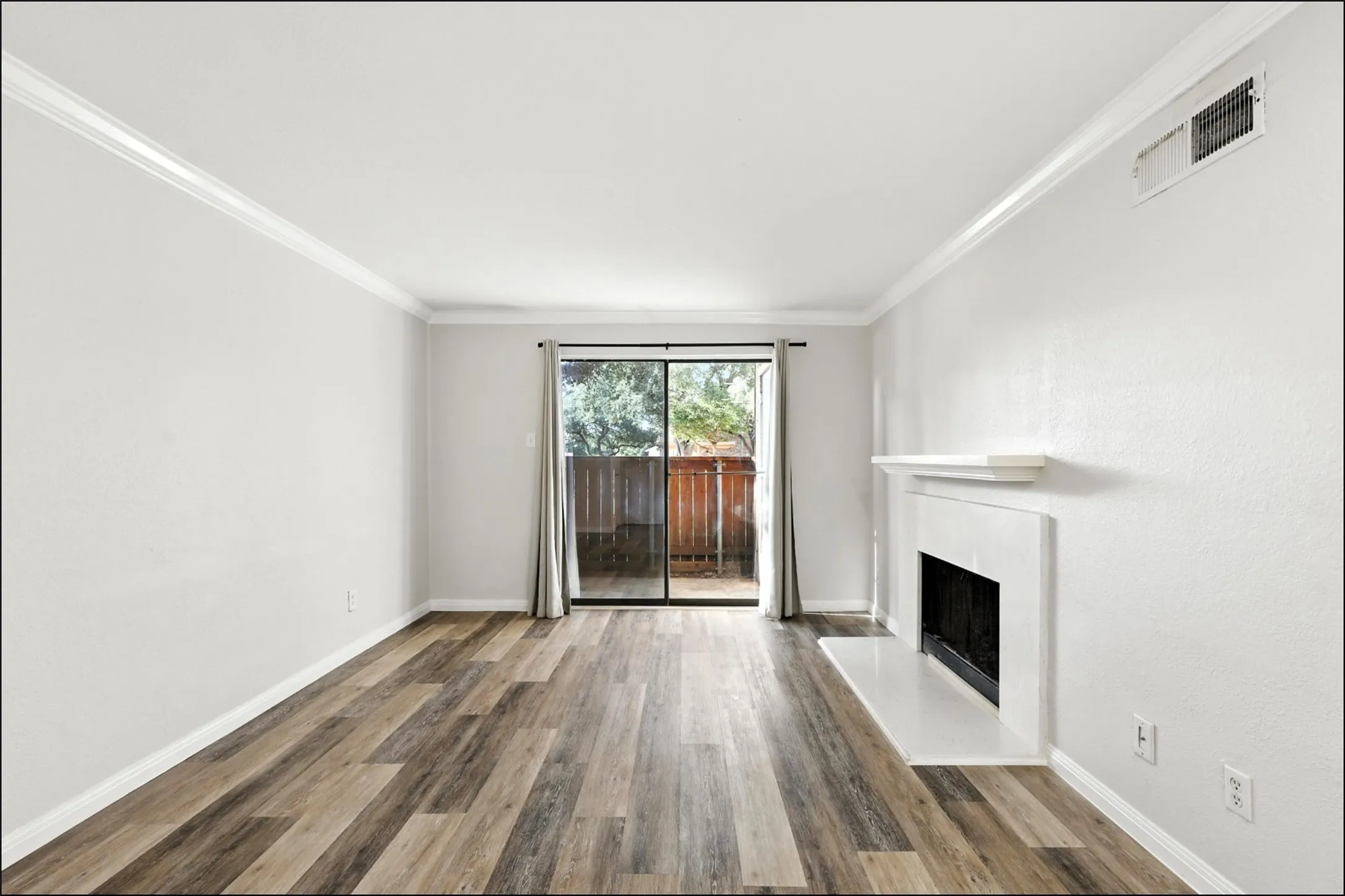 Condominium For Sale in Collin County , 4748 Old Bent Tree Lane 2301, Dallas, Texas 75287, 2 Bedroom, 2 Bathroom, Garage spaces, 1,070 Sqft, built in 1985, Preowned, mls#21143374, Real Estate Agent in Dallas, Homes For Sale in Collin county, Homes For Sale in Dallas, Realtor in Dallas Texas, Real Estate Brokerage Independent Realty Texas, Luminita Cordes Realtor
