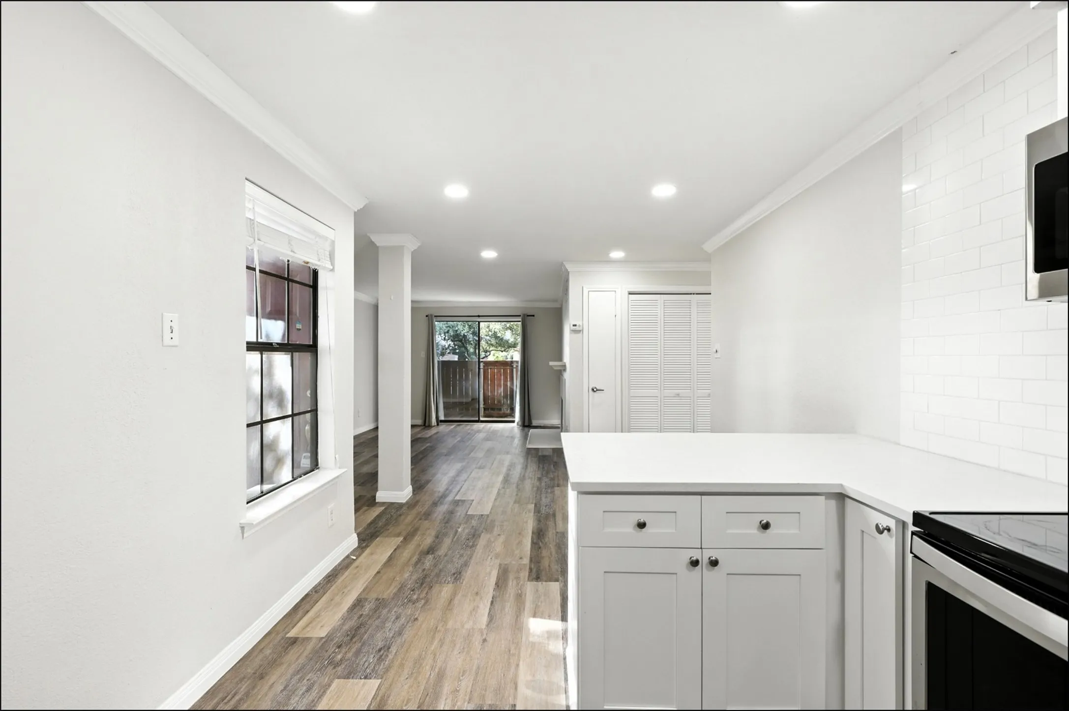 Condominium For Sale in Collin County , 4748 Old Bent Tree Lane 2301, Dallas, Texas 75287, 2 Bedroom, 2 Bathroom, Garage spaces, 1,070 Sqft, built in 1985, Preowned, mls#21143374, Real Estate Agent in Dallas, Homes For Sale in Collin county, Homes For Sale in Dallas, Realtor in Dallas Texas, Real Estate Brokerage Independent Realty Texas, Luminita Cordes Realtor