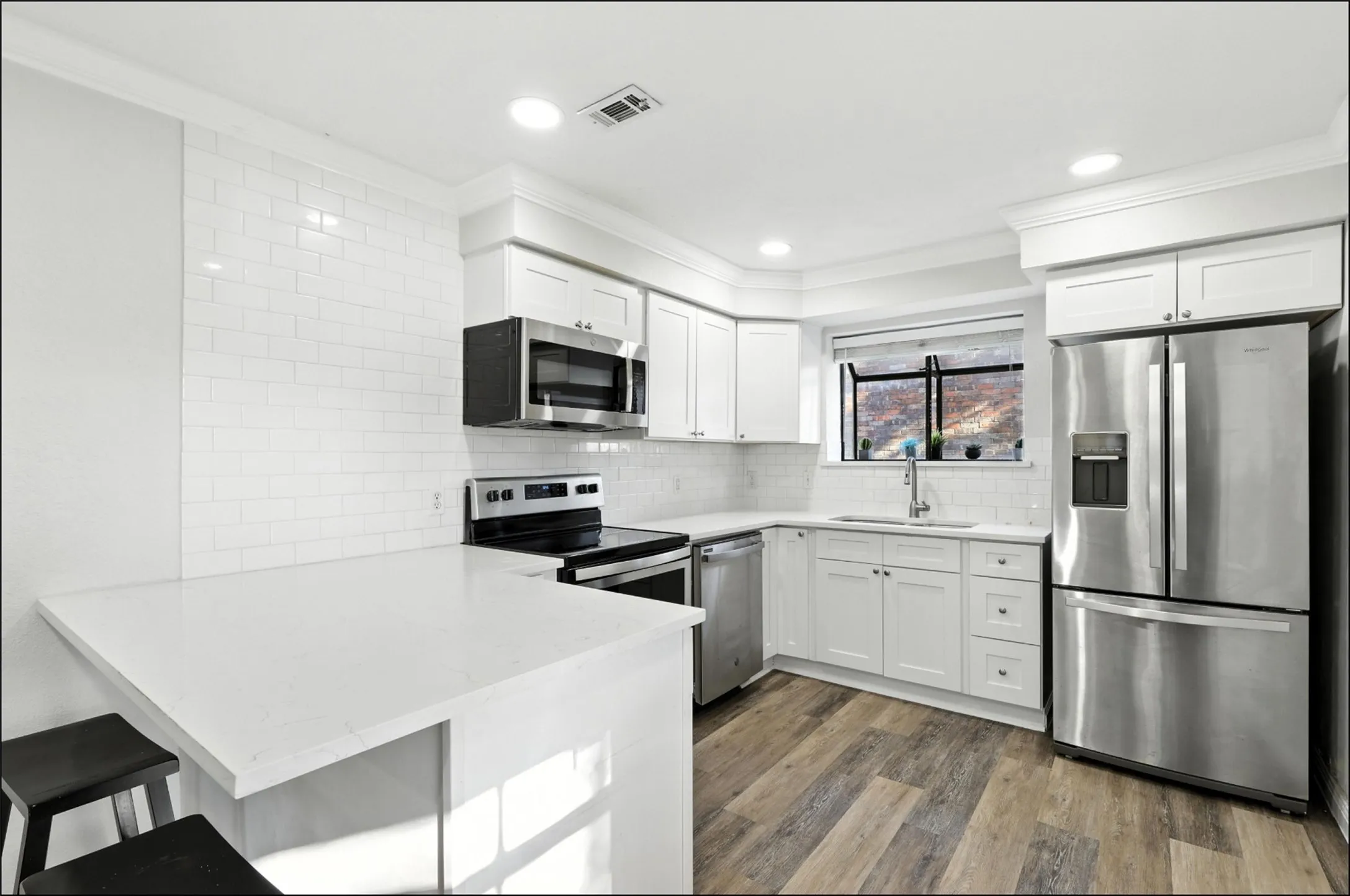 Condominium For Sale in Collin County , 4748 Old Bent Tree Lane 2301, Dallas, Texas 75287, 2 Bedroom, 2 Bathroom, Garage spaces, 1,070 Sqft, built in 1985, Preowned, mls#21143374, Real Estate Agent in Dallas, Homes For Sale in Collin county, Homes For Sale in Dallas, Realtor in Dallas Texas, Real Estate Brokerage Independent Realty Texas, Luminita Cordes Realtor