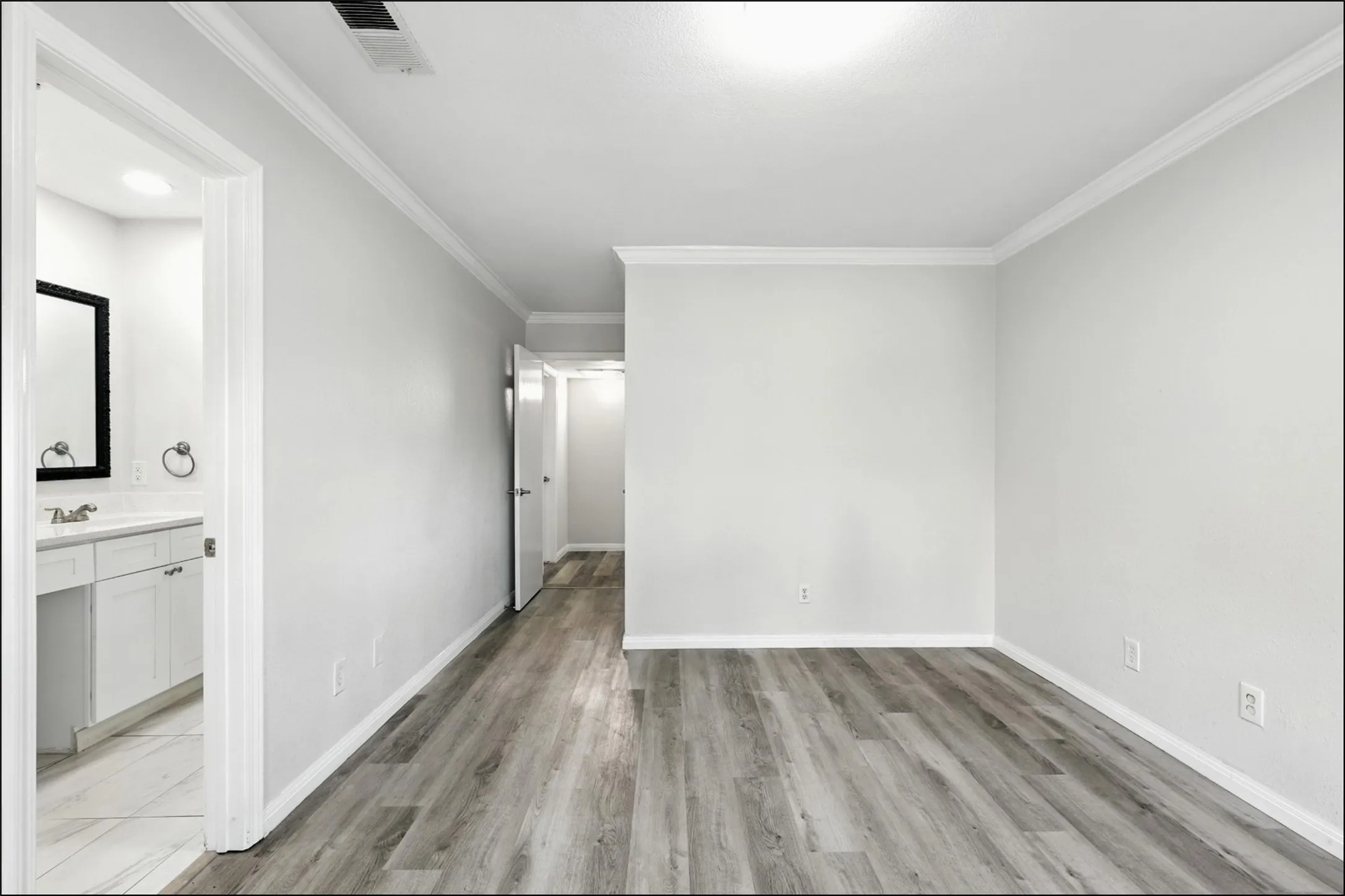 Condominium For Sale in Collin County , 4748 Old Bent Tree Lane 2301, Dallas, Texas 75287, 2 Bedroom, 2 Bathroom, Garage spaces, 1,070 Sqft, built in 1985, Preowned, mls#21143374, Real Estate Agent in Dallas, Homes For Sale in Collin county, Homes For Sale in Dallas, Realtor in Dallas Texas, Real Estate Brokerage Independent Realty Texas, Luminita Cordes Realtor