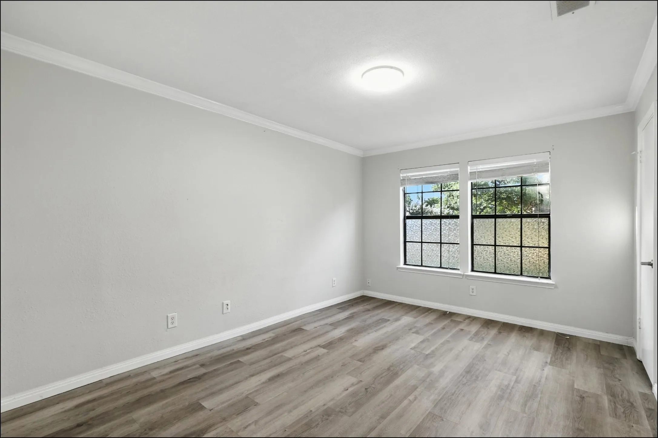 Condominium For Sale in Collin County , 4748 Old Bent Tree Lane 2301, Dallas, Texas 75287, 2 Bedroom, 2 Bathroom, Garage spaces, 1,070 Sqft, built in 1985, Preowned, mls#21143374, Real Estate Agent in Dallas, Homes For Sale in Collin county, Homes For Sale in Dallas, Realtor in Dallas Texas, Real Estate Brokerage Independent Realty Texas, Luminita Cordes Realtor