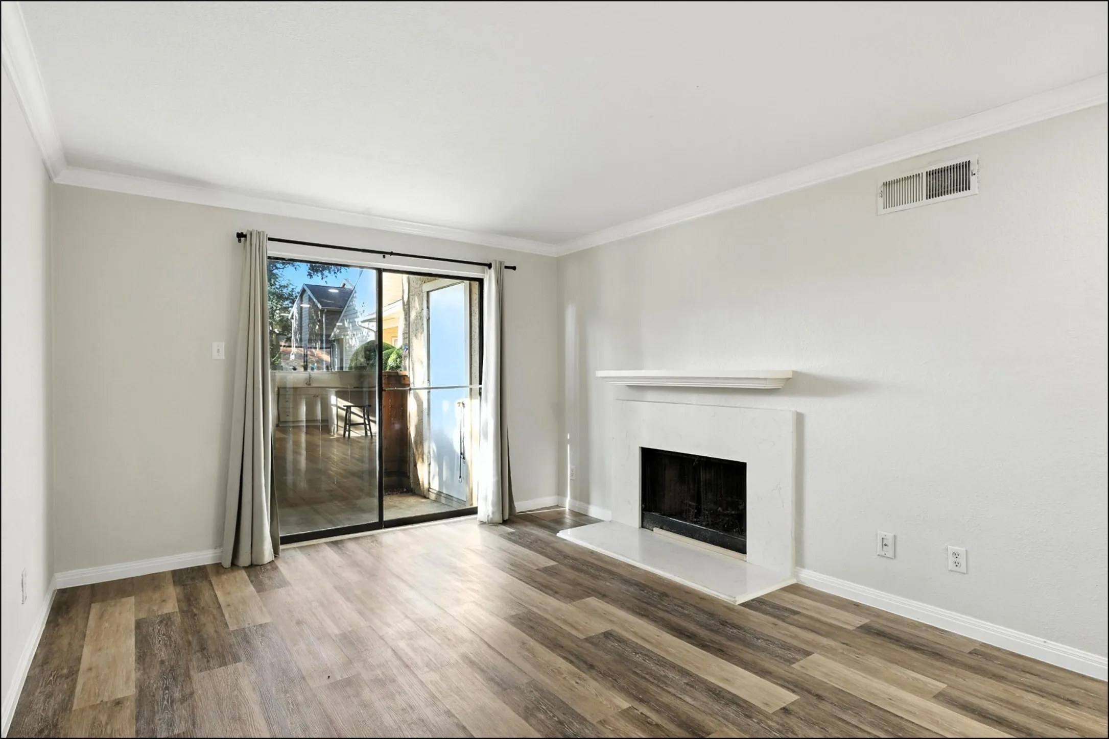 Condominium For Sale in Collin County , 4748 Old Bent Tree Lane 2301, Dallas, Texas 75287, 2 Bedroom, 2 Bathroom, Garage spaces, 1,070 Sqft, built in 1985, Preowned, mls#21143374, Real Estate Agent in Dallas, Homes For Sale in Collin county, Homes For Sale in Dallas, Realtor in Dallas Texas, Real Estate Brokerage Independent Realty Texas, Luminita Cordes Realtor