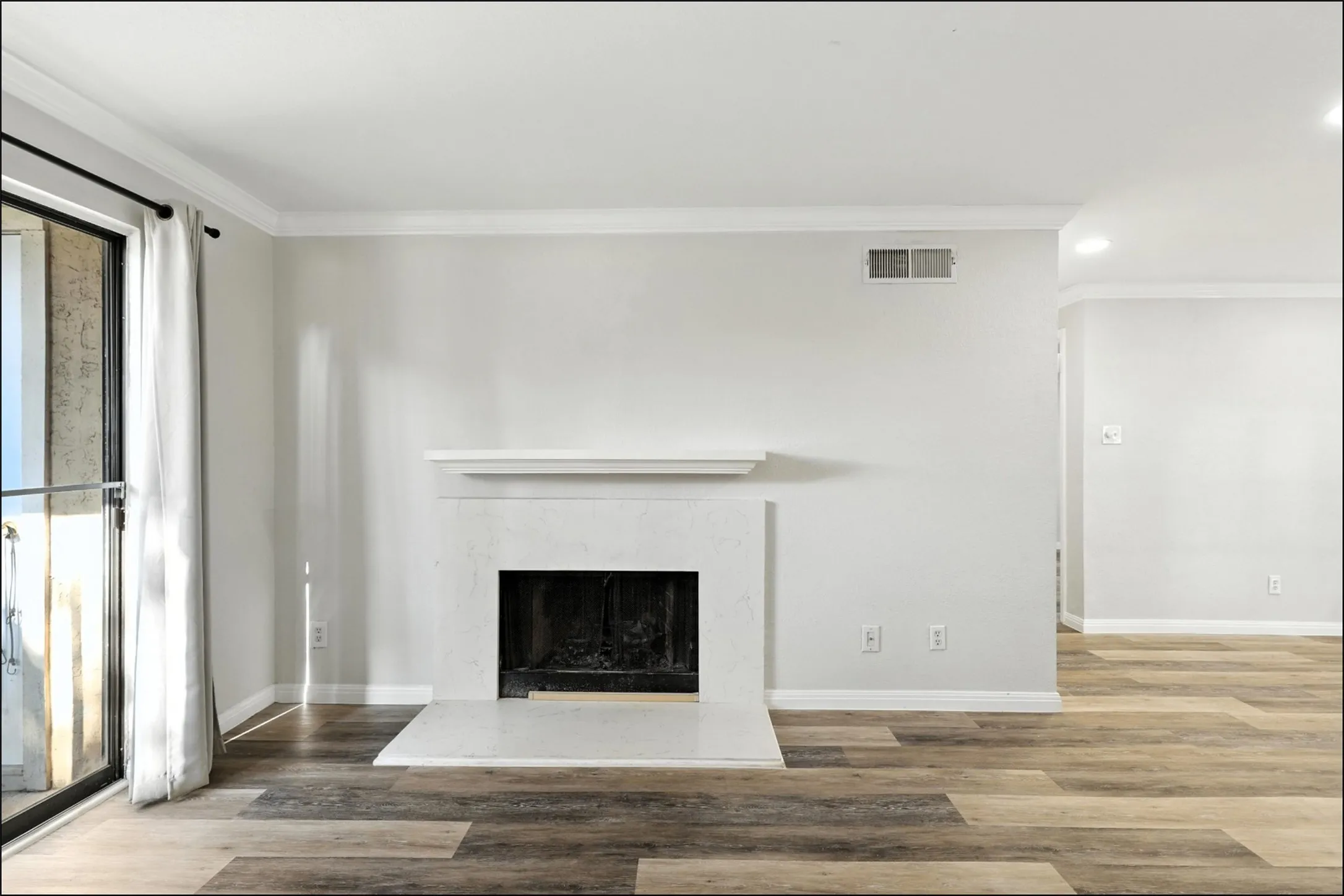 Condominium For Sale in Collin County , 4748 Old Bent Tree Lane 2301, Dallas, Texas 75287, 2 Bedroom, 2 Bathroom, Garage spaces, 1,070 Sqft, built in 1985, Preowned, mls#21143374, Real Estate Agent in Dallas, Homes For Sale in Collin county, Homes For Sale in Dallas, Realtor in Dallas Texas, Real Estate Brokerage Independent Realty Texas, Luminita Cordes Realtor