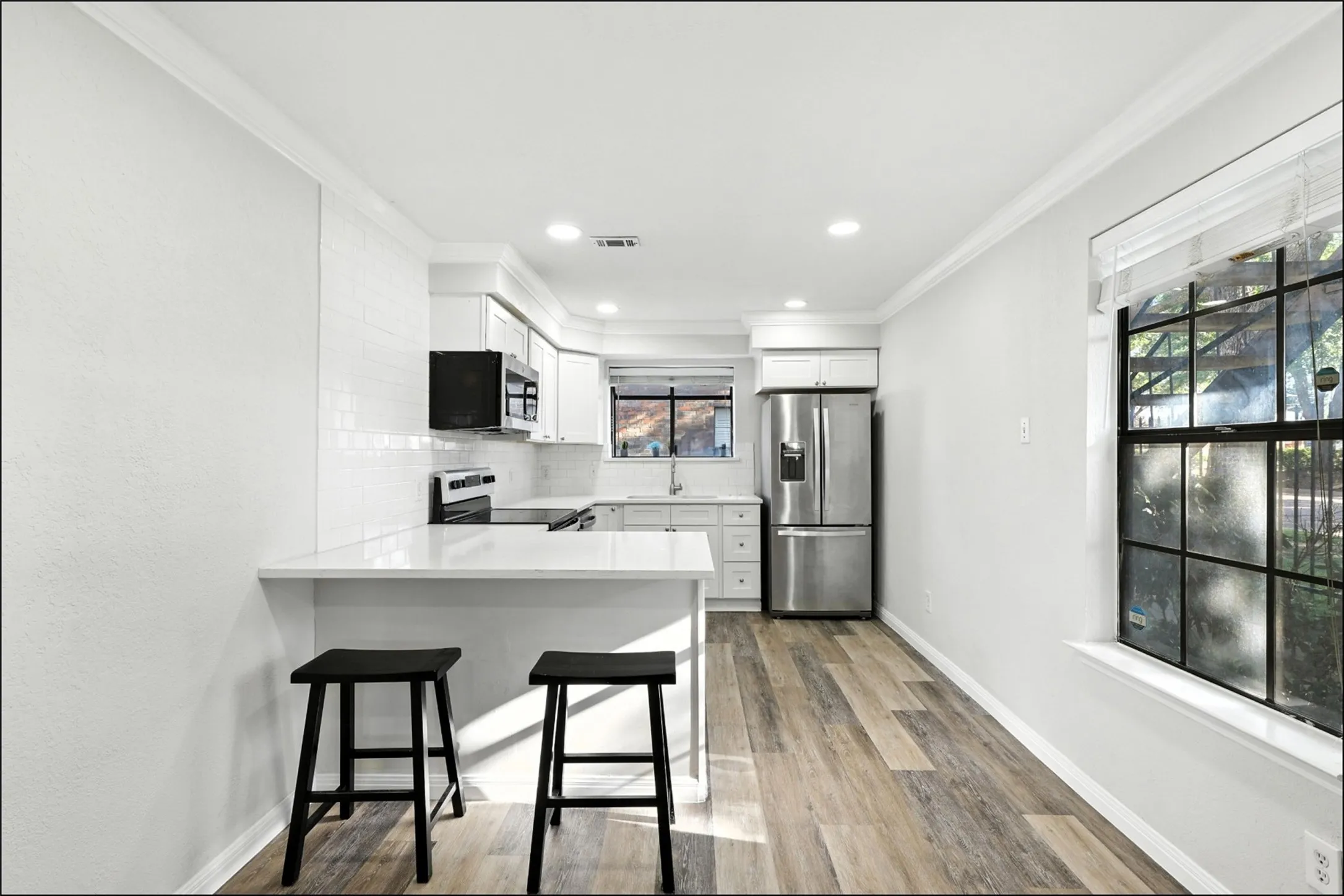 Condominium For Sale in Collin County , 4748 Old Bent Tree Lane 2301, Dallas, Texas 75287, 2 Bedroom, 2 Bathroom, Garage spaces, 1,070 Sqft, built in 1985, Preowned, mls#21143374, Real Estate Agent in Dallas, Homes For Sale in Collin county, Homes For Sale in Dallas, Realtor in Dallas Texas, Real Estate Brokerage Independent Realty Texas, Luminita Cordes Realtor