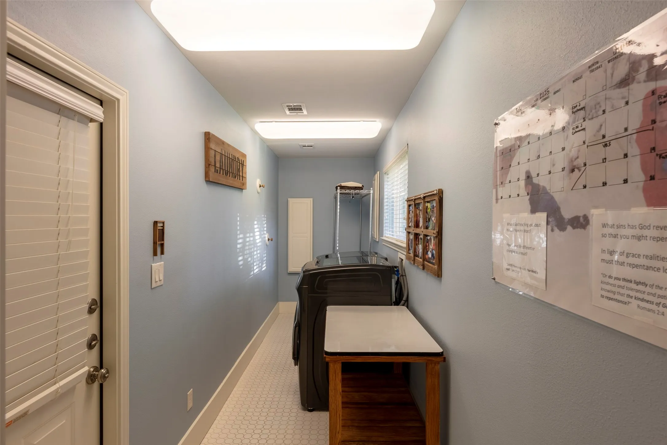 Single Family Residence For Sale in Denton County , 3612 Granada Trail, Denton, Texas 76205, 4 Bedroom, 4 Bathroom, 3 Garage spaces, 4,170 Sqft, built in 1983, Preowned, mls#21143377, Real Estate Agent in Denton, Homes For Sale in Denton county, Homes For Sale in Denton, Realtor in Denton Texas, Real Estate Brokerage Independent Realty Texas, Luminita Cordes Realtor