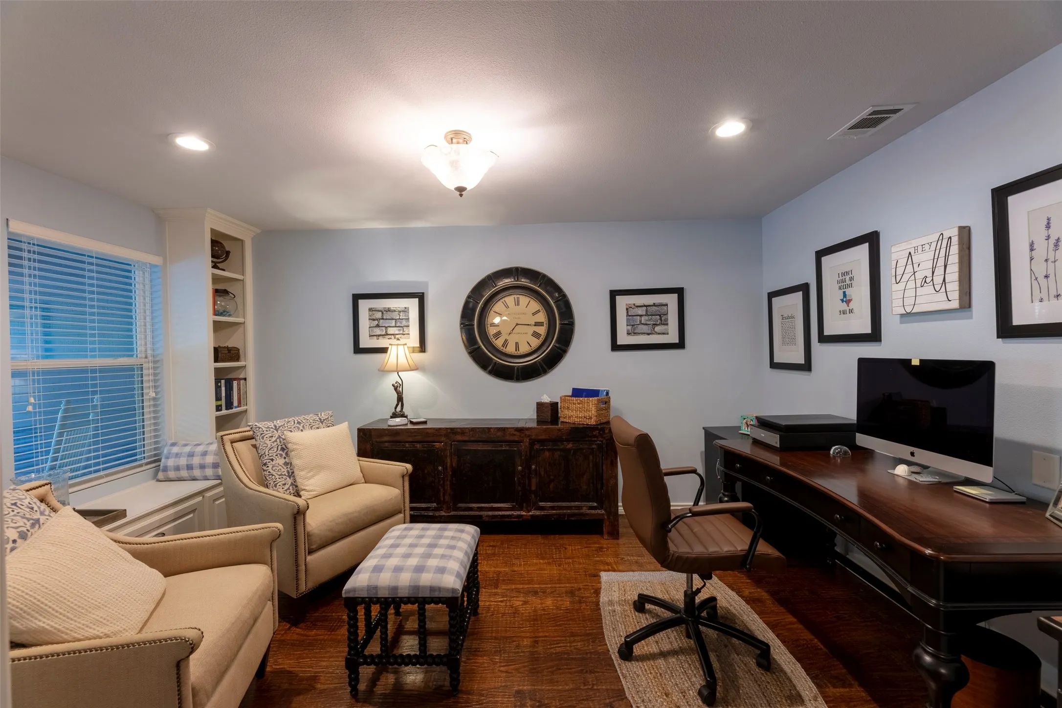 Single Family Residence For Sale in Denton County , 3612 Granada Trail, Denton, Texas 76205, 4 Bedroom, 4 Bathroom, 3 Garage spaces, 4,170 Sqft, built in 1983, Preowned, mls#21143377, Real Estate Agent in Denton, Homes For Sale in Denton county, Homes For Sale in Denton, Realtor in Denton Texas, Real Estate Brokerage Independent Realty Texas, Luminita Cordes Realtor
