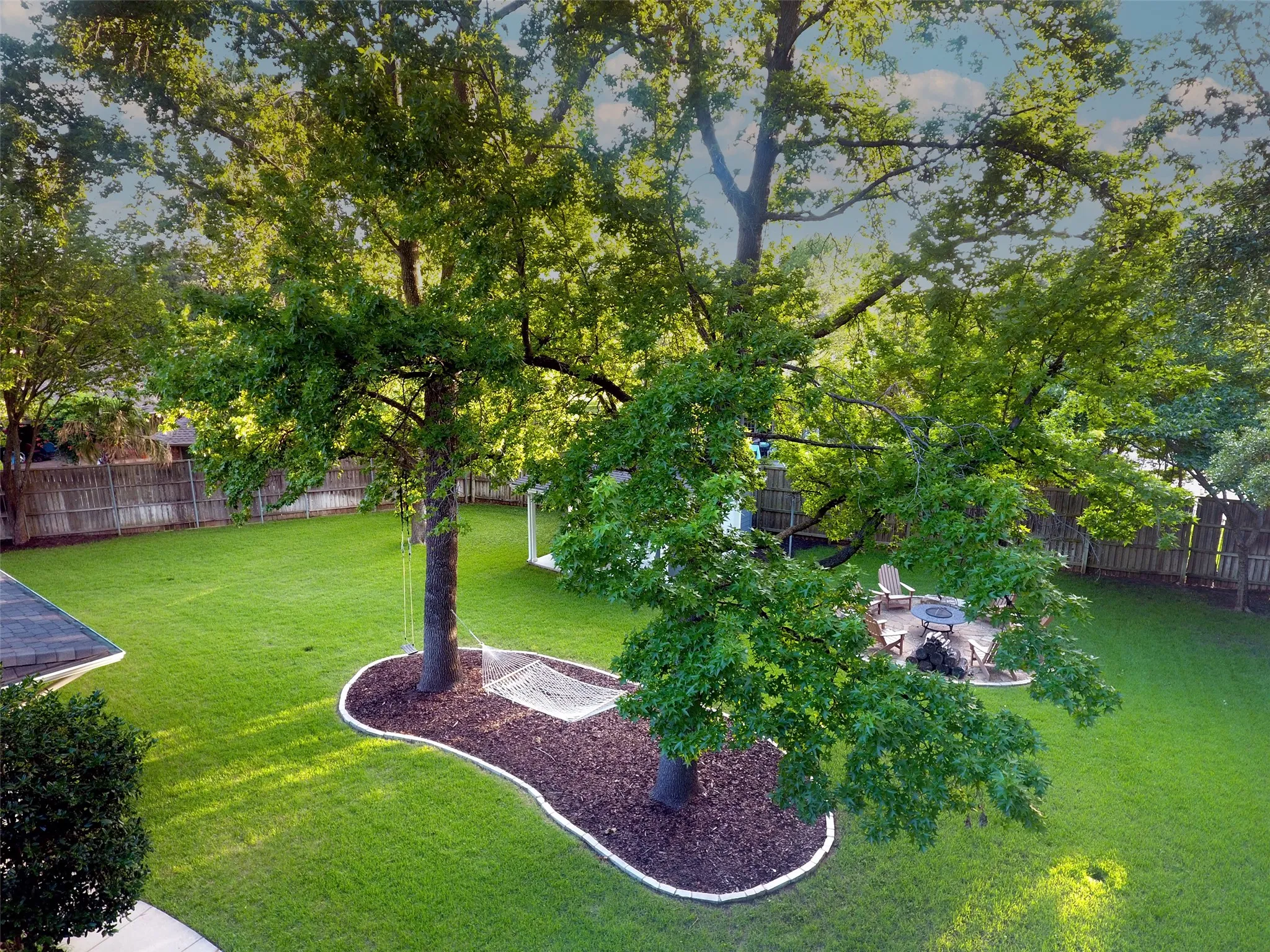 Single Family Residence For Sale in Denton County , 3612 Granada Trail, Denton, Texas 76205, 4 Bedroom, 4 Bathroom, 3 Garage spaces, 4,170 Sqft, built in 1983, Preowned, mls#21143377, Real Estate Agent in Denton, Homes For Sale in Denton county, Homes For Sale in Denton, Realtor in Denton Texas, Real Estate Brokerage Independent Realty Texas, Luminita Cordes Realtor