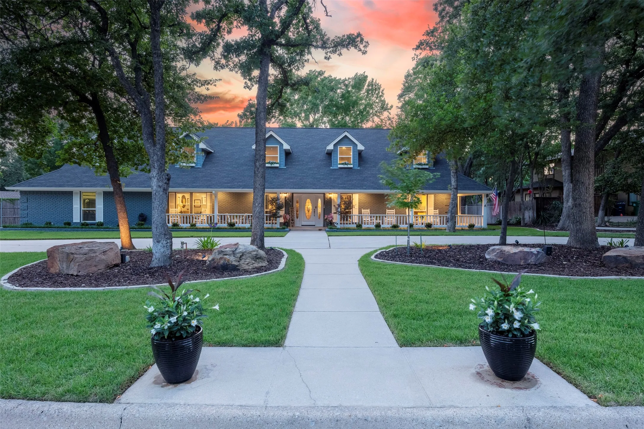 Single Family Residence For Sale in Denton County , 3612 Granada Trail, Denton, Texas 76205, 4 Bedroom, 4 Bathroom, 3 Garage spaces, 4,170 Sqft, built in 1983, Preowned, mls#21143377, Real Estate Agent in Denton, Homes For Sale in Denton county, Homes For Sale in Denton, Realtor in Denton Texas, Real Estate Brokerage Independent Realty Texas, Luminita Cordes Realtor