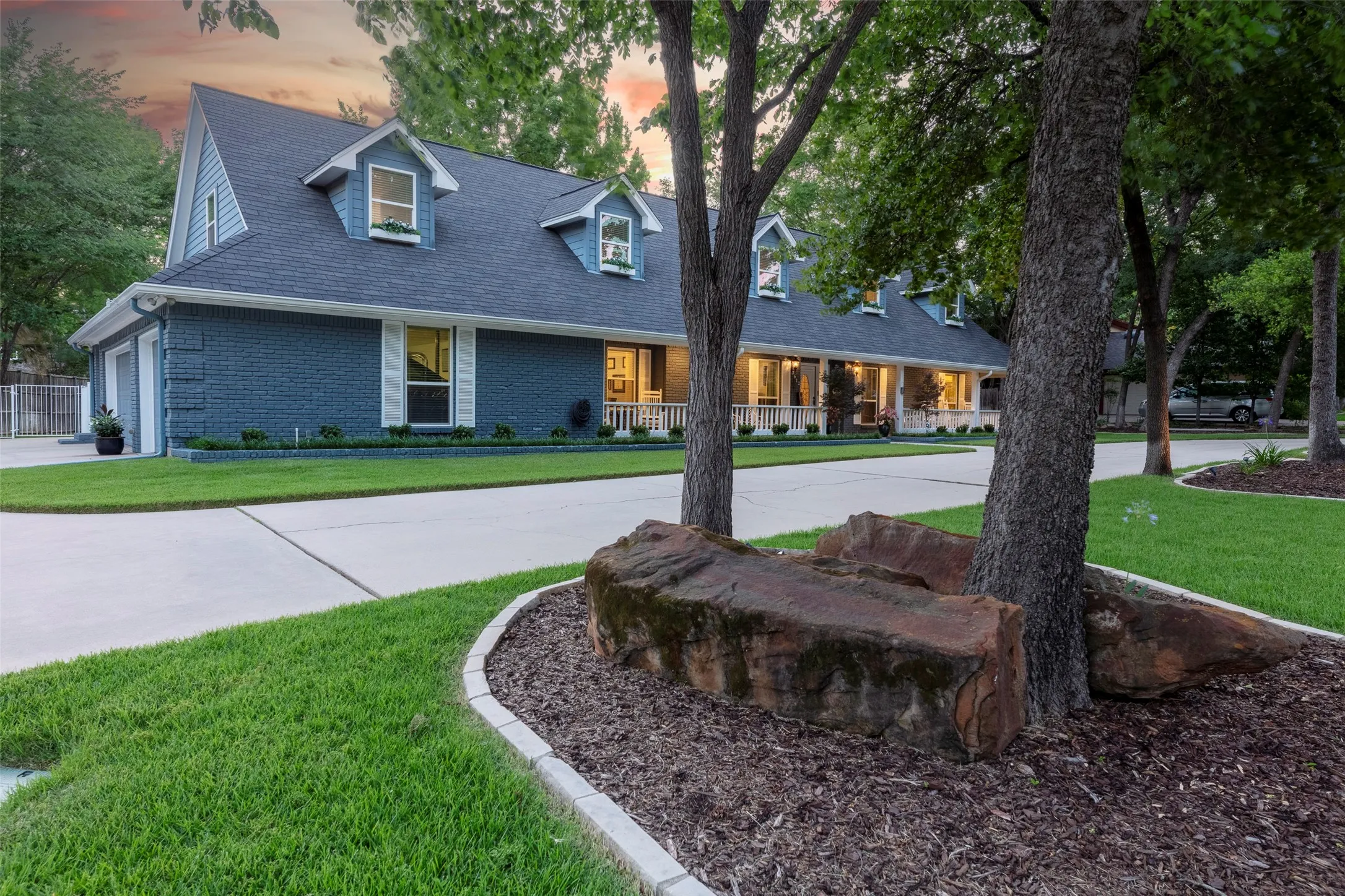 Single Family Residence For Sale in Denton County , 3612 Granada Trail, Denton, Texas 76205, 4 Bedroom, 4 Bathroom, 3 Garage spaces, 4,170 Sqft, built in 1983, Preowned, mls#21143377, Real Estate Agent in Denton, Homes For Sale in Denton county, Homes For Sale in Denton, Realtor in Denton Texas, Real Estate Brokerage Independent Realty Texas, Luminita Cordes Realtor