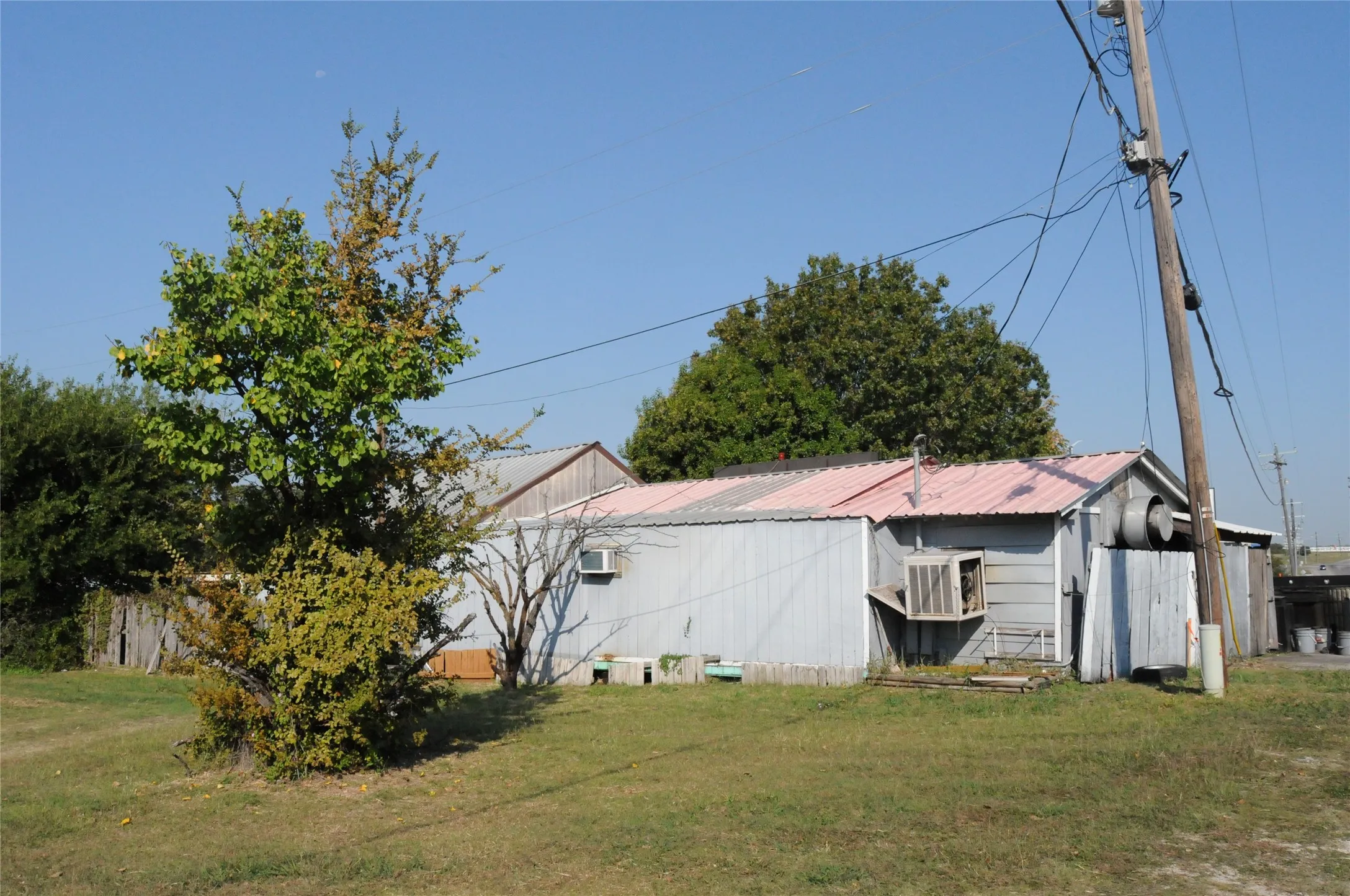Business For Sale in Hood County , 424 Fall Creek Highway, Granbury, Texas 76049, 0, 0, Garage spaces, 0 Sqft, built in 1960, Preowned, Price $650,000, mls#21142735, Real Estate Agent in Granbury, Homes For Sale in Hood county, Homes For Sale in Granbury, Realtor in Granbury Texas, Real Estate Brokerage Independent Realty Texas, Luminita Cordes Realtor