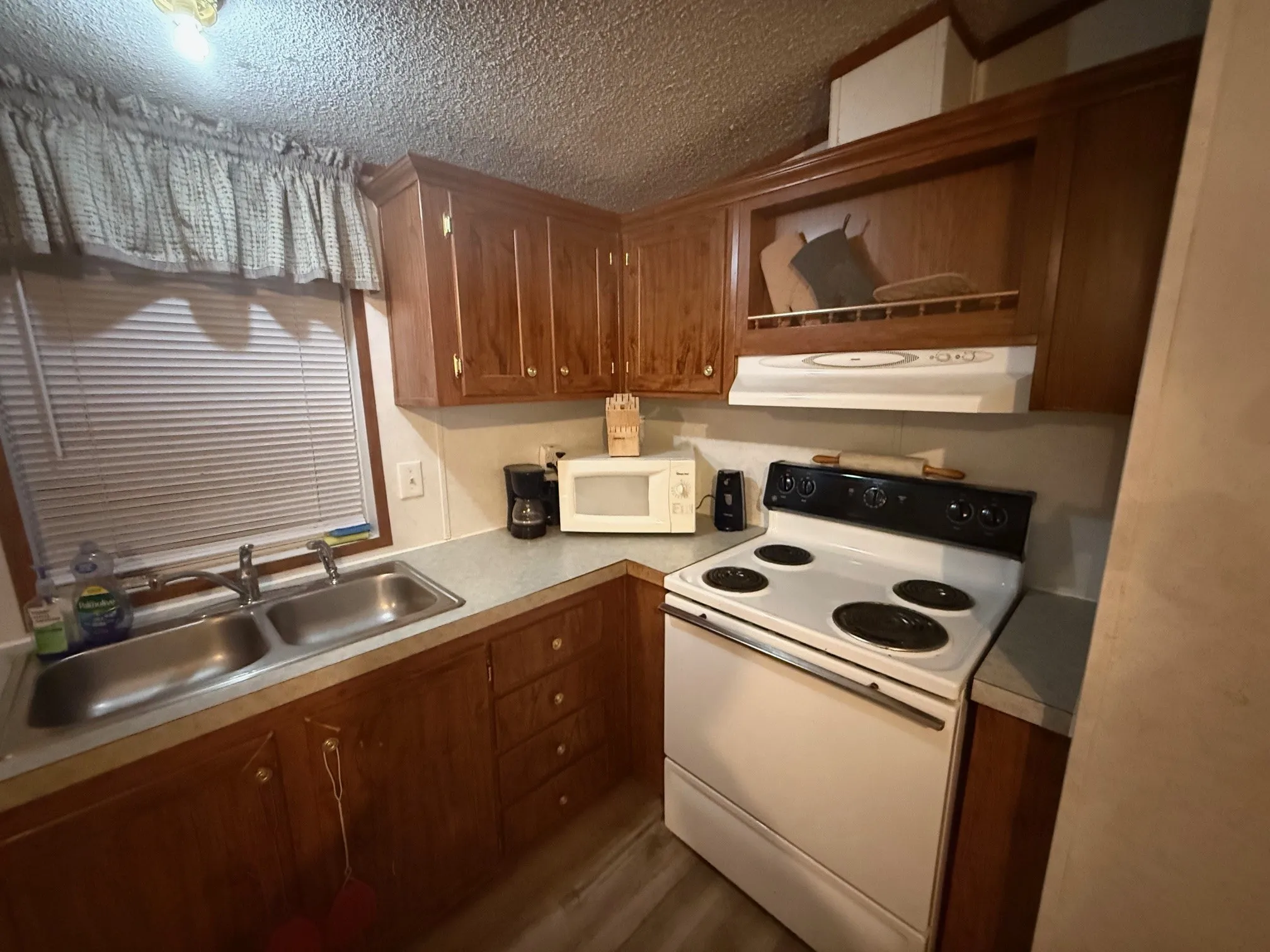 Mobile Home For Sale in Palo Pinto County , 641 Sky Camp Loop 12, Graford, Texas 76449, 2 Bedroom, 1 Bathroom, Garage spaces, 672 Sqft, built in 1998, mls#21143414, Real Estate Agent in Graford, Homes For Sale in Palo Pinto county, Homes For Sale in Graford, Realtor in Graford Texas, Real Estate Brokerage Independent Realty Texas, Luminita Cordes Realtor