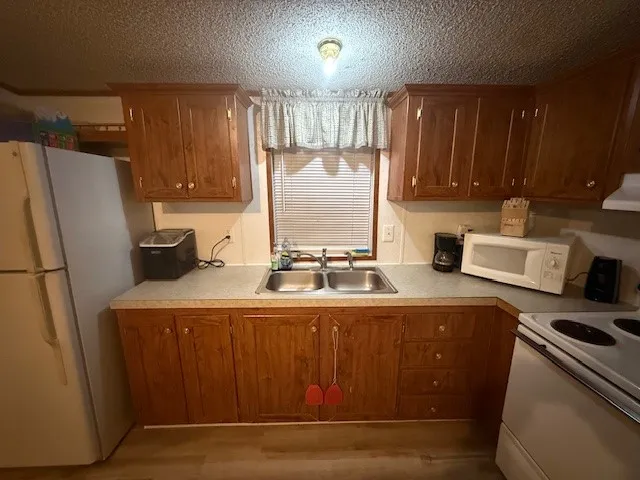 Mobile Home For Sale in Palo Pinto County , 641 Sky Camp Loop 12, Graford, Texas 76449, 2 Bedroom, 1 Bathroom, Garage spaces, 672 Sqft, built in 1998, mls#21143414, Real Estate Agent in Graford, Homes For Sale in Palo Pinto county, Homes For Sale in Graford, Realtor in Graford Texas, Real Estate Brokerage Independent Realty Texas, Luminita Cordes Realtor