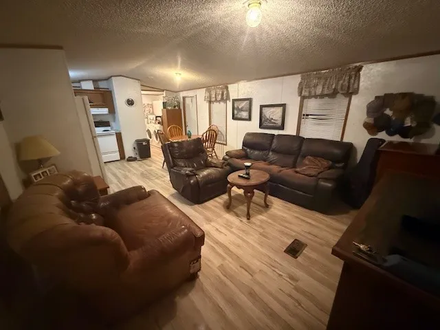 Mobile Home For Sale in Palo Pinto County , 641 Sky Camp Loop 12, Graford, Texas 76449, 2 Bedroom, 1 Bathroom, Garage spaces, 672 Sqft, built in 1998, mls#21143414, Real Estate Agent in Graford, Homes For Sale in Palo Pinto county, Homes For Sale in Graford, Realtor in Graford Texas, Real Estate Brokerage Independent Realty Texas, Luminita Cordes Realtor