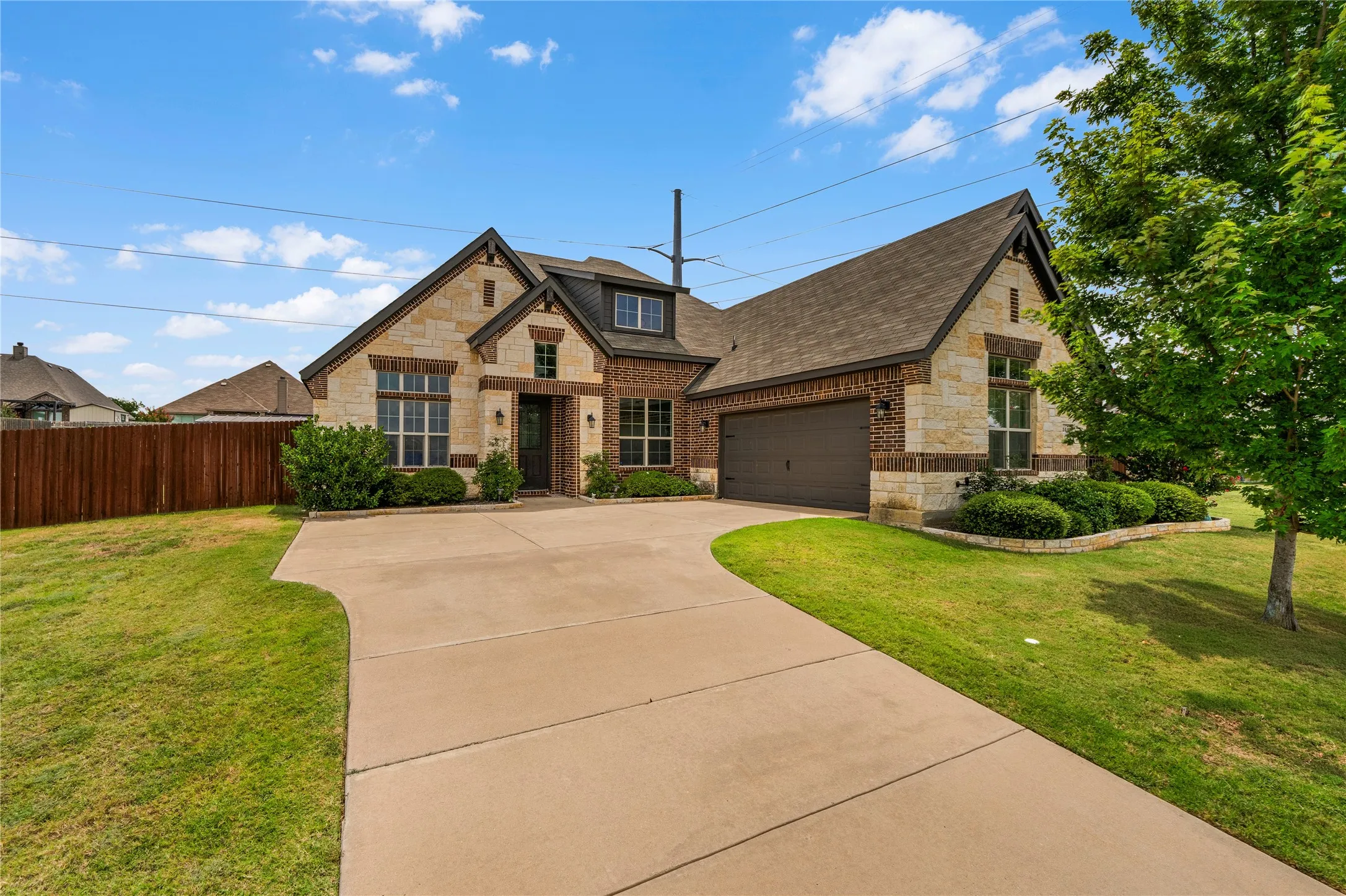 Single Family Residence For Sale in Johnson County , 1441 Grassy Meadows Drive, Burleson, Texas 76058, 3 Bedroom, 2 Bathroom, 2 Garage spaces, 2,220 Sqft, built in 2018, mls#21142727, Real Estate Agent in Burleson, Homes For Sale in Johnson county, Homes For Sale in Burleson, Realtor in Burleson Texas, Real Estate Brokerage Independent Realty Texas, Luminita Cordes Realtor