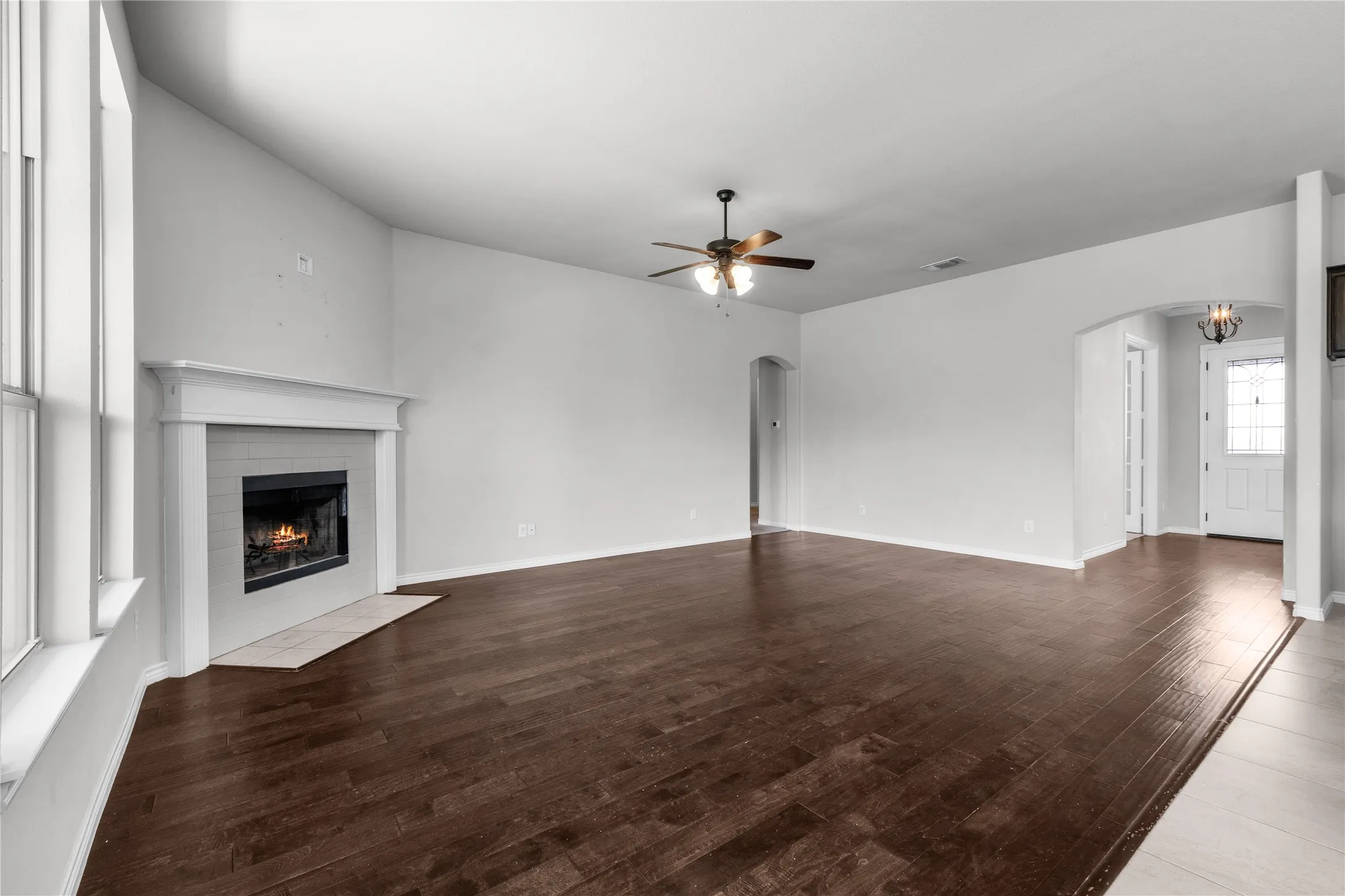 Single Family Residence For Sale in Johnson County , 1441 Grassy Meadows Drive, Burleson, Texas 76058, 3 Bedroom, 2 Bathroom, 2 Garage spaces, 2,220 Sqft, built in 2018, mls#21142727, Real Estate Agent in Burleson, Homes For Sale in Johnson county, Homes For Sale in Burleson, Realtor in Burleson Texas, Real Estate Brokerage Independent Realty Texas, Luminita Cordes Realtor