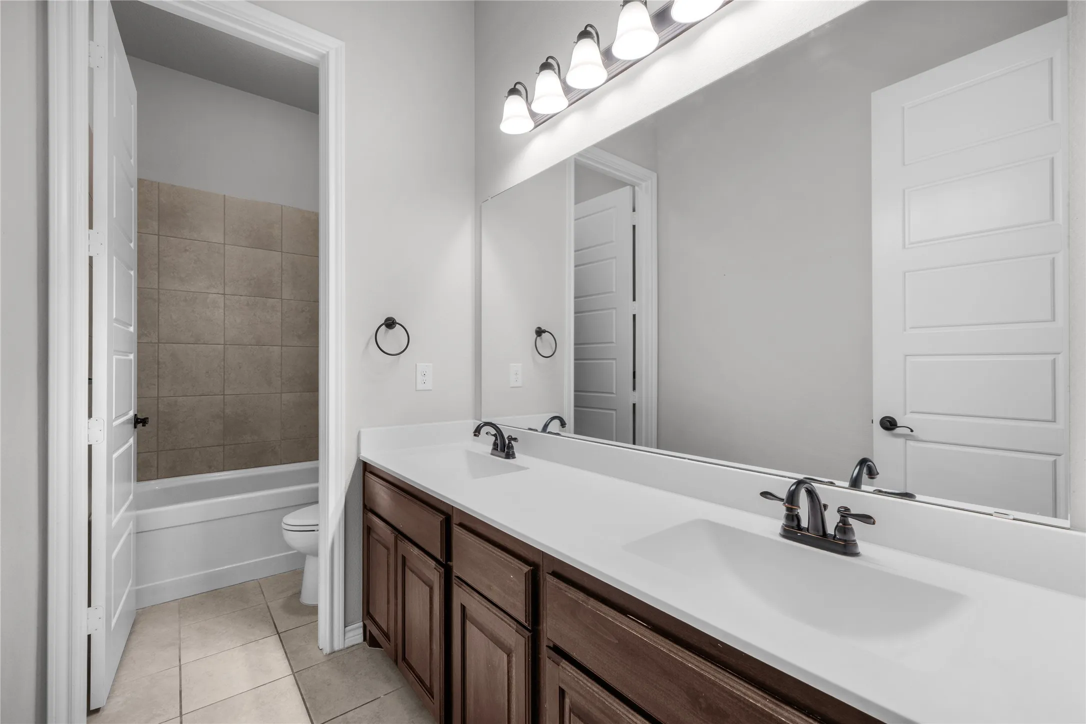 Single Family Residence For Sale in Johnson County , 1441 Grassy Meadows Drive, Burleson, Texas 76058, 3 Bedroom, 2 Bathroom, 2 Garage spaces, 2,220 Sqft, built in 2018, mls#21142727, Real Estate Agent in Burleson, Homes For Sale in Johnson county, Homes For Sale in Burleson, Realtor in Burleson Texas, Real Estate Brokerage Independent Realty Texas, Luminita Cordes Realtor