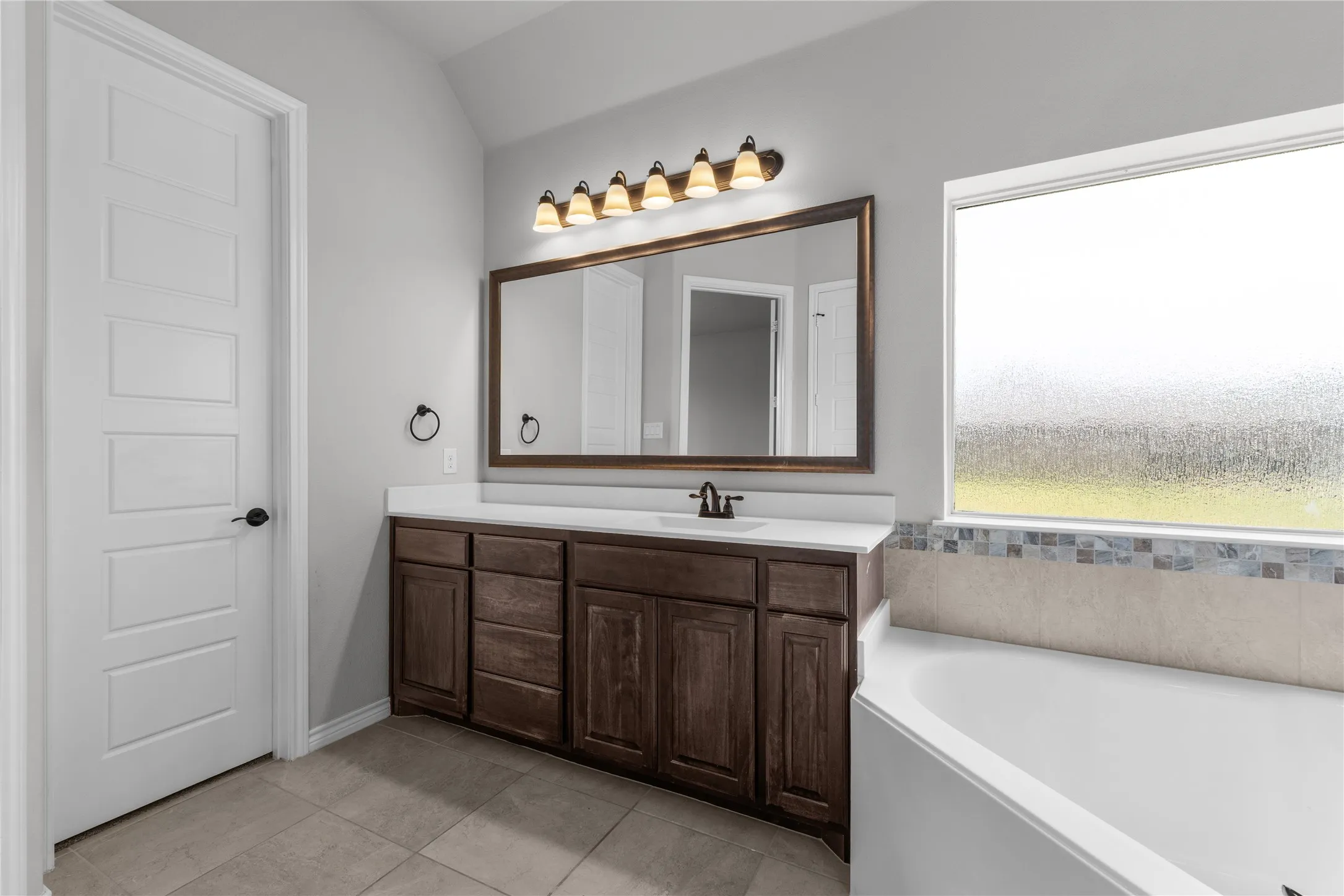 Single Family Residence For Sale in Johnson County , 1441 Grassy Meadows Drive, Burleson, Texas 76058, 3 Bedroom, 2 Bathroom, 2 Garage spaces, 2,220 Sqft, built in 2018, mls#21142727, Real Estate Agent in Burleson, Homes For Sale in Johnson county, Homes For Sale in Burleson, Realtor in Burleson Texas, Real Estate Brokerage Independent Realty Texas, Luminita Cordes Realtor