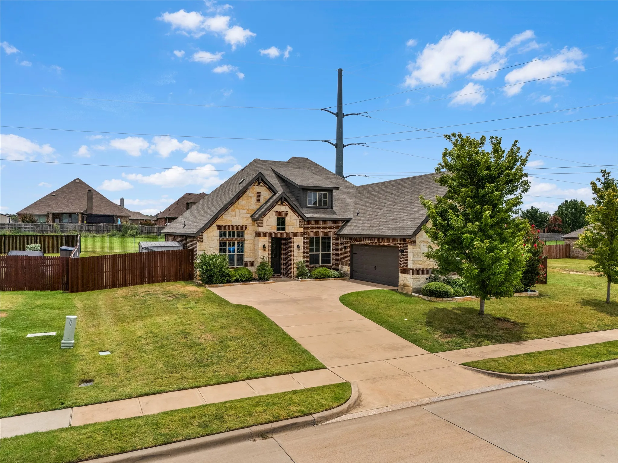 Single Family Residence For Sale in Johnson County , 1441 Grassy Meadows Drive, Burleson, Texas 76058, 3 Bedroom, 2 Bathroom, 2 Garage spaces, 2,220 Sqft, built in 2018, mls#21142727, Real Estate Agent in Burleson, Homes For Sale in Johnson county, Homes For Sale in Burleson, Realtor in Burleson Texas, Real Estate Brokerage Independent Realty Texas, Luminita Cordes Realtor