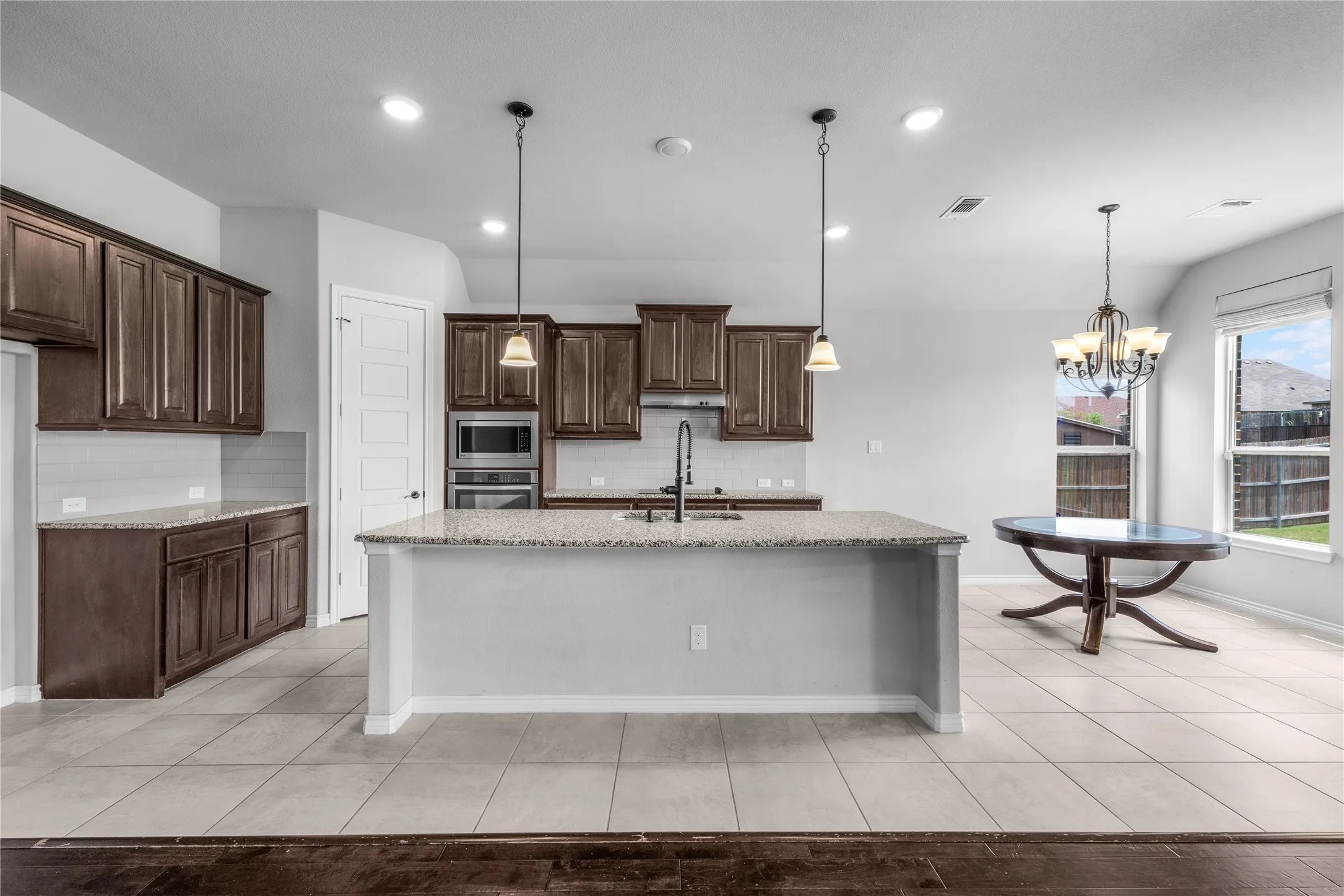 Single Family Residence For Sale in Johnson County , 1441 Grassy Meadows Drive, Burleson, Texas 76058, 3 Bedroom, 2 Bathroom, 2 Garage spaces, 2,220 Sqft, built in 2018, mls#21142727, Real Estate Agent in Burleson, Homes For Sale in Johnson county, Homes For Sale in Burleson, Realtor in Burleson Texas, Real Estate Brokerage Independent Realty Texas, Luminita Cordes Realtor