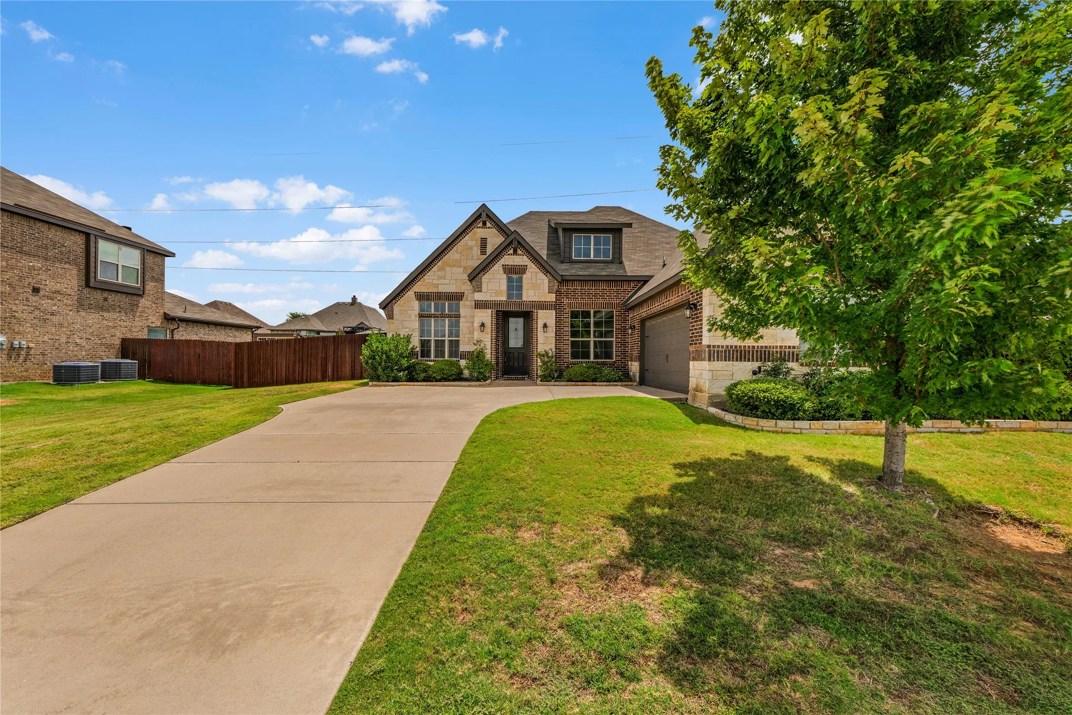 Single Family Residence For Sale in Johnson County , 1441 Grassy Meadows Drive, Burleson, Texas 76058, 3 Bedroom, 2 Bathroom, 2 Garage spaces, 2,220 Sqft, built in 2018, mls#21142727, Real Estate Agent in Burleson, Homes For Sale in Johnson county, Homes For Sale in Burleson, Realtor in Burleson Texas, Real Estate Brokerage Independent Realty Texas, Luminita Cordes Realtor