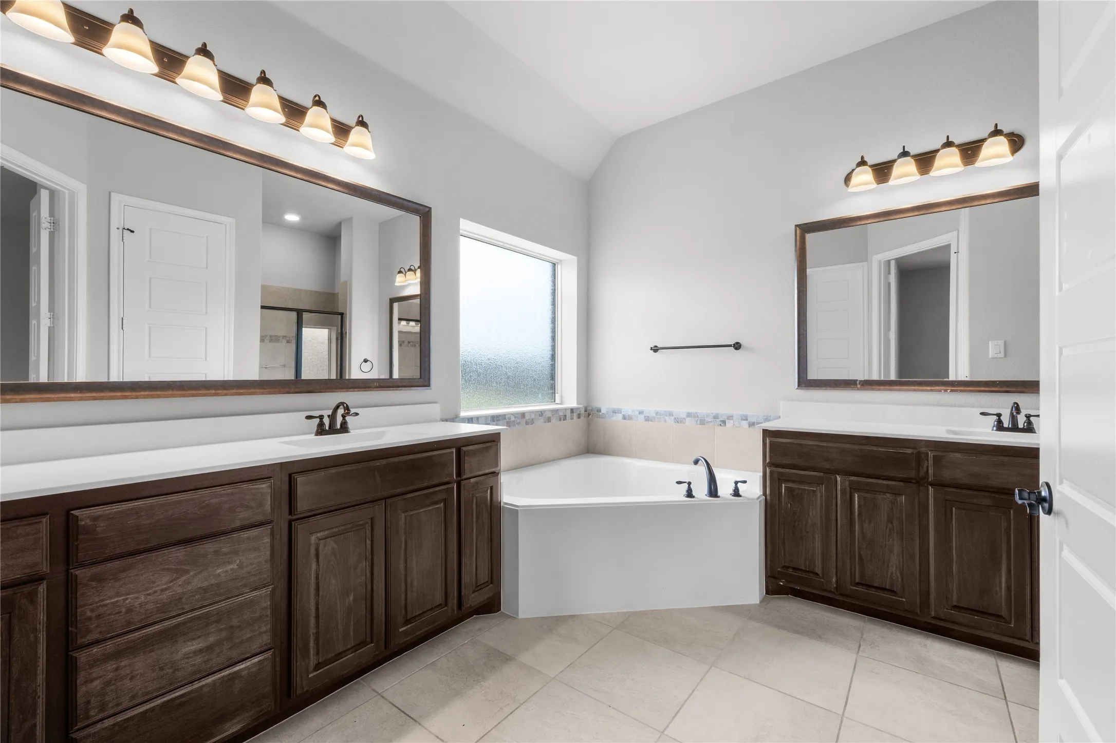 Single Family Residence For Sale in Johnson County , 1441 Grassy Meadows Drive, Burleson, Texas 76058, 3 Bedroom, 2 Bathroom, 2 Garage spaces, 2,220 Sqft, built in 2018, mls#21142727, Real Estate Agent in Burleson, Homes For Sale in Johnson county, Homes For Sale in Burleson, Realtor in Burleson Texas, Real Estate Brokerage Independent Realty Texas, Luminita Cordes Realtor
