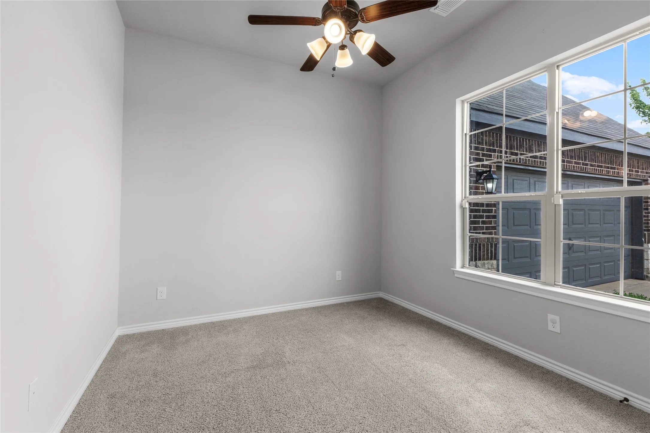 Single Family Residence For Sale in Johnson County , 1441 Grassy Meadows Drive, Burleson, Texas 76058, 3 Bedroom, 2 Bathroom, 2 Garage spaces, 2,220 Sqft, built in 2018, mls#21142727, Real Estate Agent in Burleson, Homes For Sale in Johnson county, Homes For Sale in Burleson, Realtor in Burleson Texas, Real Estate Brokerage Independent Realty Texas, Luminita Cordes Realtor