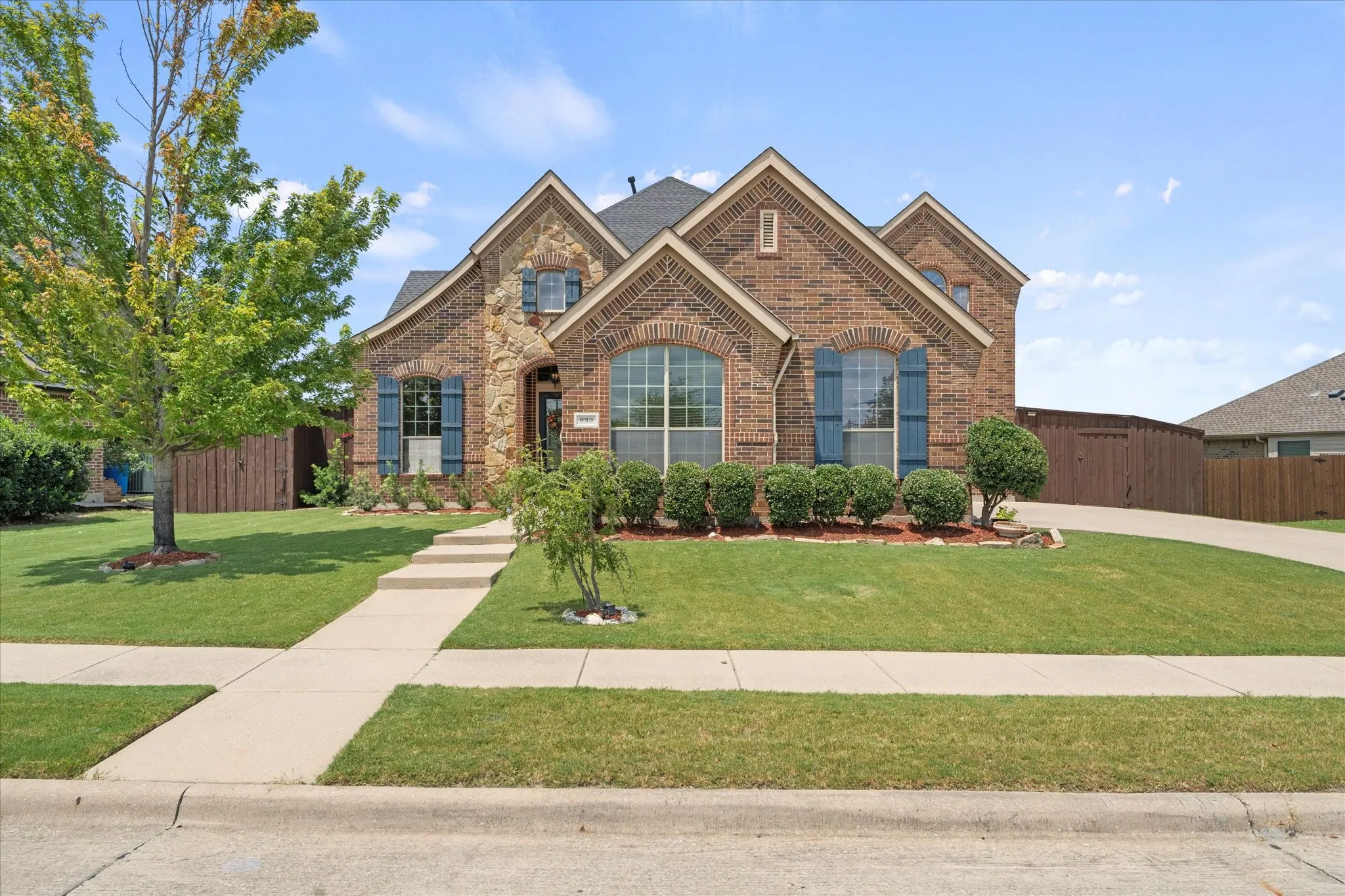 Single Family Residence For Sale in Rockwall County , 633 Stevenson Drive, Fate, Texas 75087, 3 Bedroom, 3 Bathroom, 3 Garage spaces, 3,250 Sqft, built in 2008, Preowned, mls#21143485, Real Estate Agent in Fate, Homes For Sale in Rockwall county, Homes For Sale in Fate, Realtor in Fate Texas, Real Estate Brokerage Independent Realty Texas, Luminita Cordes Realtor