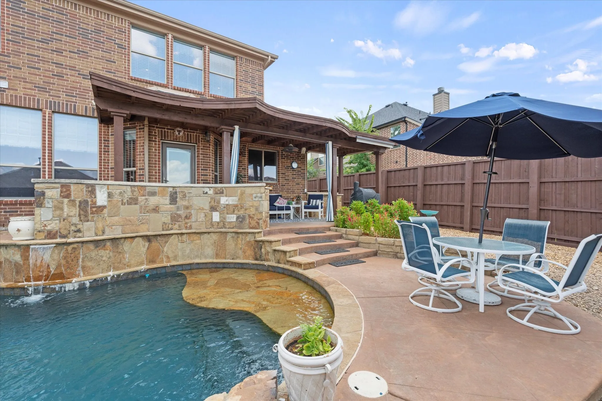 Single Family Residence For Sale in Rockwall County , 633 Stevenson Drive, Fate, Texas 75087, 3 Bedroom, 3 Bathroom, 3 Garage spaces, 3,250 Sqft, built in 2008, Preowned, mls#21143485, Real Estate Agent in Fate, Homes For Sale in Rockwall county, Homes For Sale in Fate, Realtor in Fate Texas, Real Estate Brokerage Independent Realty Texas, Luminita Cordes Realtor