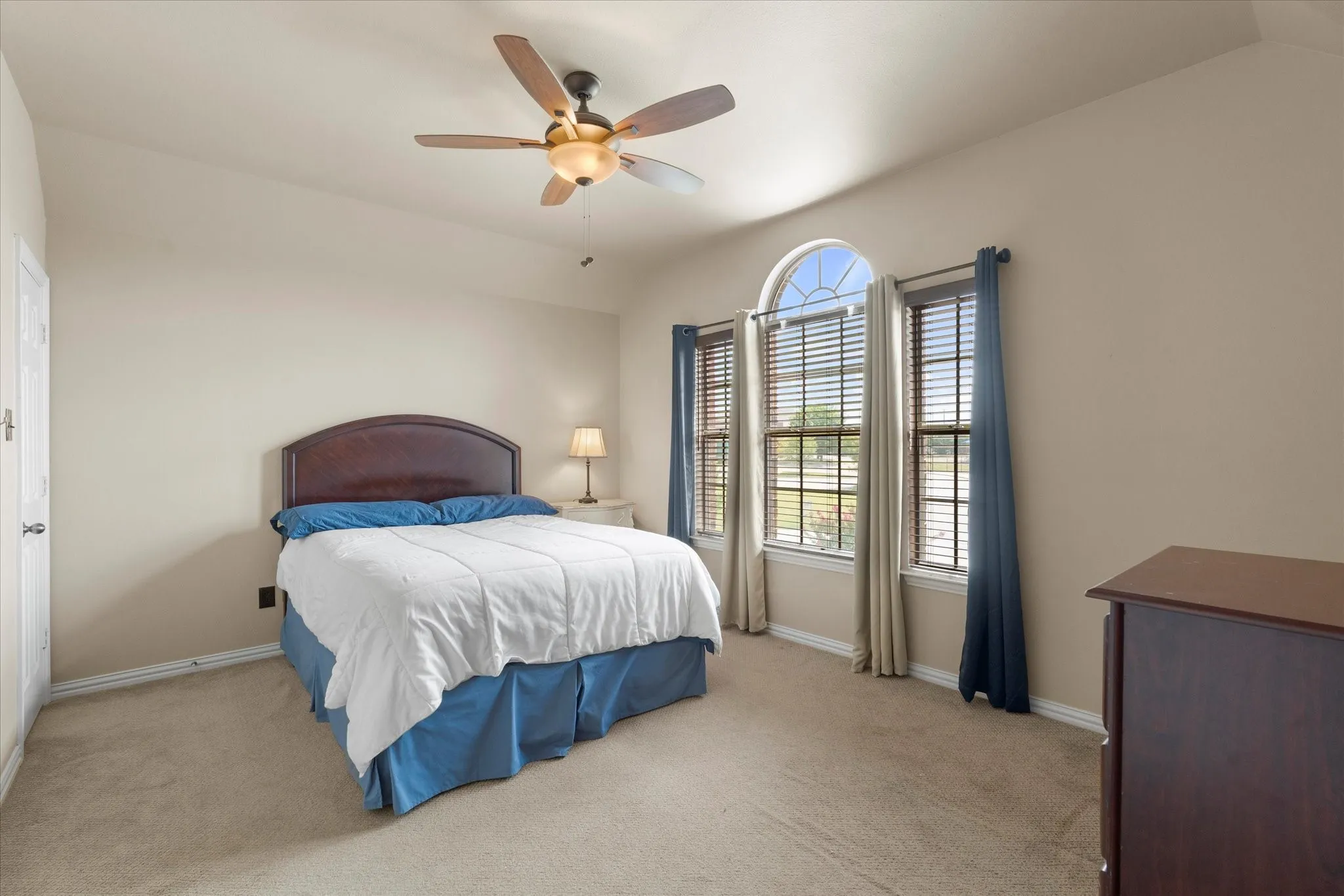 Single Family Residence For Sale in Rockwall County , 633 Stevenson Drive, Fate, Texas 75087, 3 Bedroom, 3 Bathroom, 3 Garage spaces, 3,250 Sqft, built in 2008, Preowned, mls#21143485, Real Estate Agent in Fate, Homes For Sale in Rockwall county, Homes For Sale in Fate, Realtor in Fate Texas, Real Estate Brokerage Independent Realty Texas, Luminita Cordes Realtor