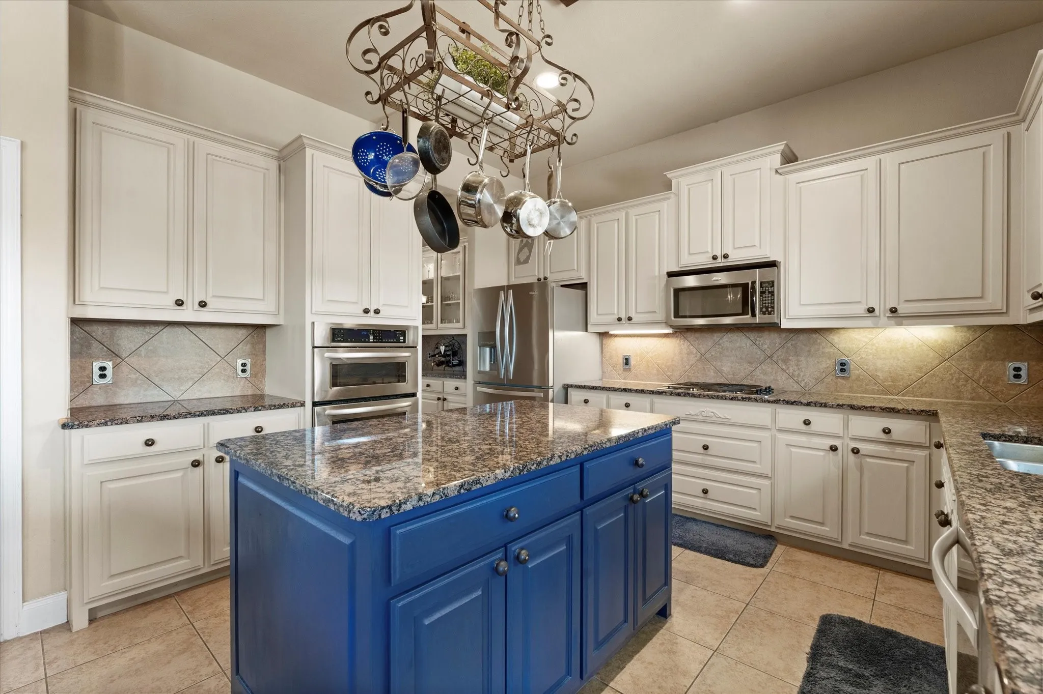 Single Family Residence For Sale in Rockwall County , 633 Stevenson Drive, Fate, Texas 75087, 3 Bedroom, 3 Bathroom, 3 Garage spaces, 3,250 Sqft, built in 2008, Preowned, mls#21143485, Real Estate Agent in Fate, Homes For Sale in Rockwall county, Homes For Sale in Fate, Realtor in Fate Texas, Real Estate Brokerage Independent Realty Texas, Luminita Cordes Realtor