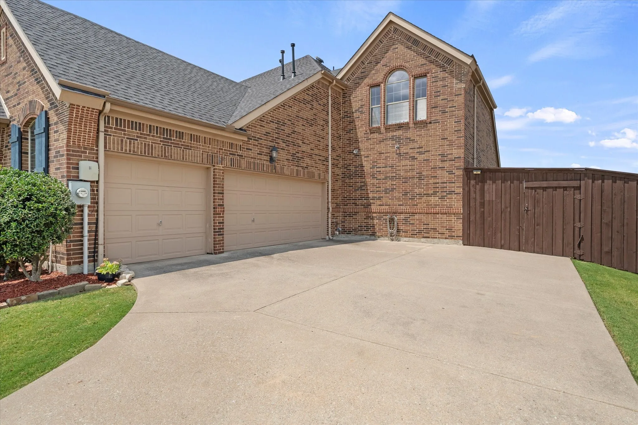 Single Family Residence For Sale in Rockwall County , 633 Stevenson Drive, Fate, Texas 75087, 3 Bedroom, 3 Bathroom, 3 Garage spaces, 3,250 Sqft, built in 2008, Preowned, mls#21143485, Real Estate Agent in Fate, Homes For Sale in Rockwall county, Homes For Sale in Fate, Realtor in Fate Texas, Real Estate Brokerage Independent Realty Texas, Luminita Cordes Realtor