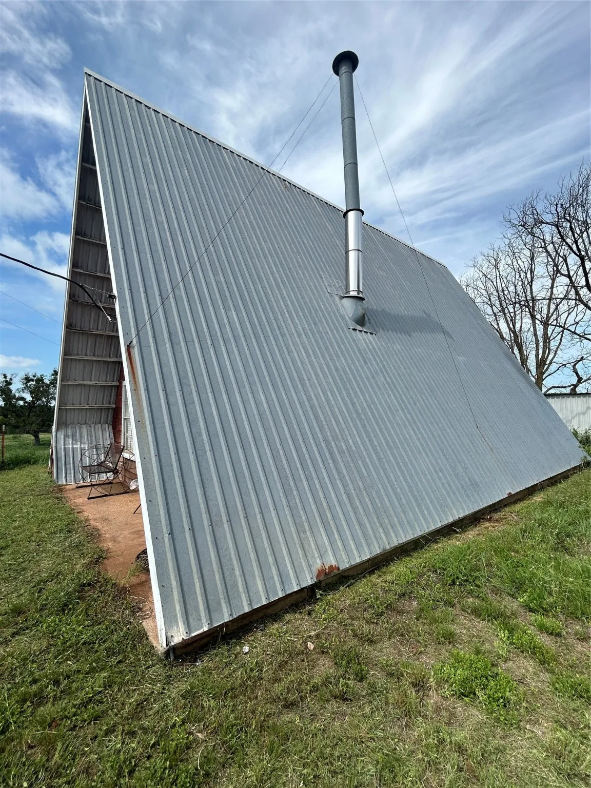 Single Family Residence For Sale in Mills County , 410 County Road 433, Mullin, Texas 76864, 2 Bedrooms, 1 Bathroom, Garage spaces, 1,020 Sqft, built in 1970, Price $215,000, mls#21143622, Real Estate Agent in Mullin, Homes For Sale in Mills county, Homes For Sale in Mullin, Realtor in Mullin Texas, Real Estate Brokerage Independent Realty Texas, Luminita Cordes Realtor
