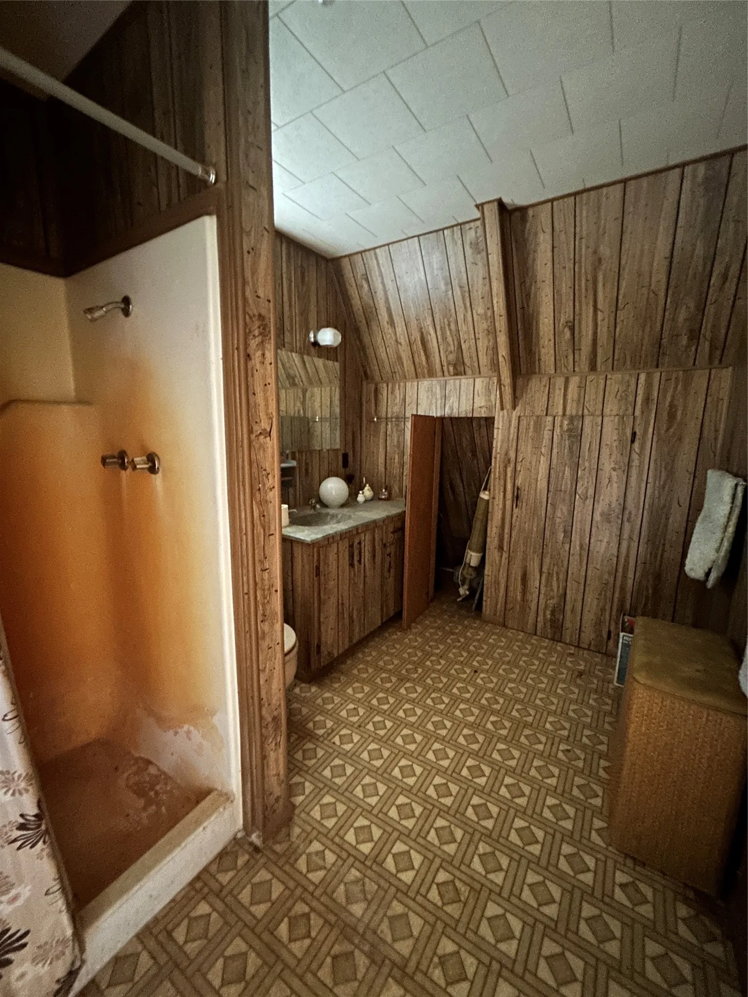 Single Family Residence For Sale in Mills County , 410 County Road 433, Mullin, Texas 76864, 2 Bedroom, 1 Bathroom, Garage spaces, 1,020 Sqft, built in 1970, mls#21143622, Real Estate Agent in Mullin, Homes For Sale in Mills county, Homes For Sale in Mullin, Realtor in Mullin Texas, Real Estate Brokerage Independent Realty Texas, Luminita Cordes Realtor