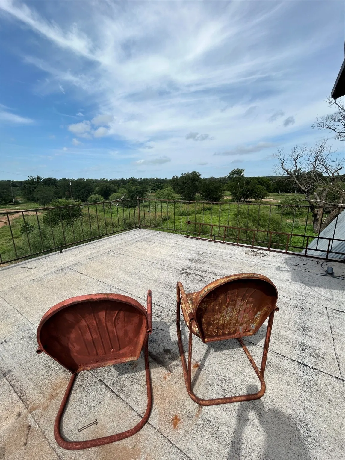 Single Family Residence For Sale in Mills County , 410 County Road 433, Mullin, Texas 76864, 2 Bedrooms, 1 Bathroom, Garage spaces, 1,020 Sqft, built in 1970, Price $215,000, mls#21143622, Real Estate Agent in Mullin, Homes For Sale in Mills county, Homes For Sale in Mullin, Realtor in Mullin Texas, Real Estate Brokerage Independent Realty Texas, Luminita Cordes Realtor