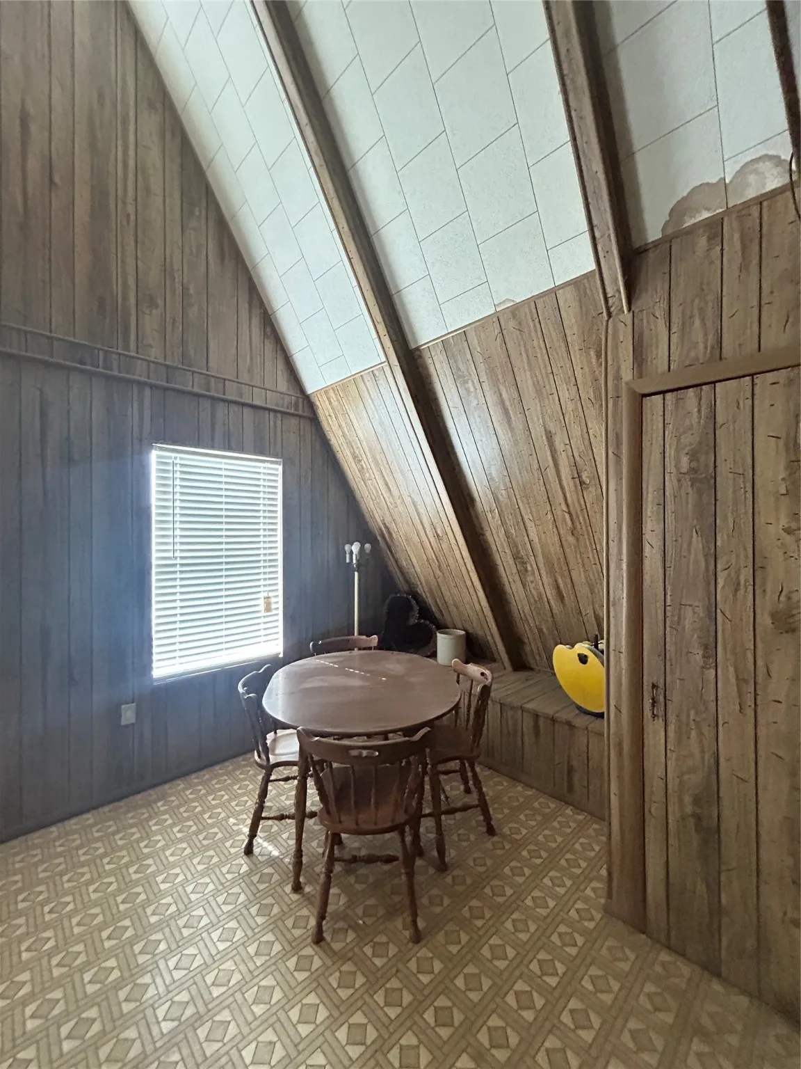 Single Family Residence For Sale in Mills County , 410 County Road 433, Mullin, Texas 76864, 2 Bedrooms, 1 Bathroom, Garage spaces, 1,020 Sqft, built in 1970, Price $215,000, mls#21143622, Real Estate Agent in Mullin, Homes For Sale in Mills county, Homes For Sale in Mullin, Realtor in Mullin Texas, Real Estate Brokerage Independent Realty Texas, Luminita Cordes Realtor