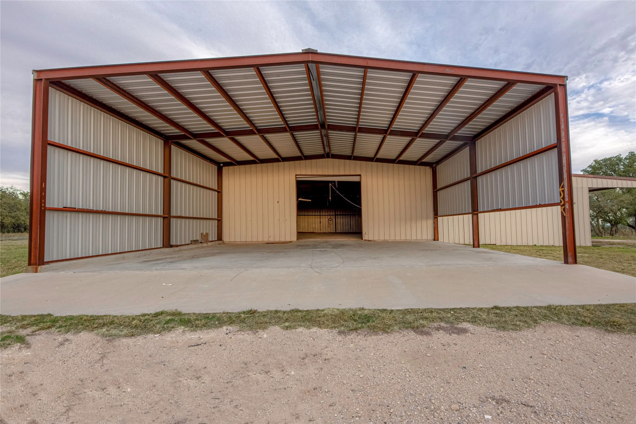 Farm For Sale in Erath County , 7435 County Road 265, Dublin, Texas 76446, 4 Bedrooms, 3 Bathrooms, Garage spaces, 2,304 Sqft, built in 2003, Price $3,900,000, mls#21143702, Real Estate Agent in Dublin, Homes For Sale in Erath county, Homes For Sale in Dublin, Realtor in Dublin Texas, Real Estate Brokerage Independent Realty Texas, Luminita Cordes Realtor