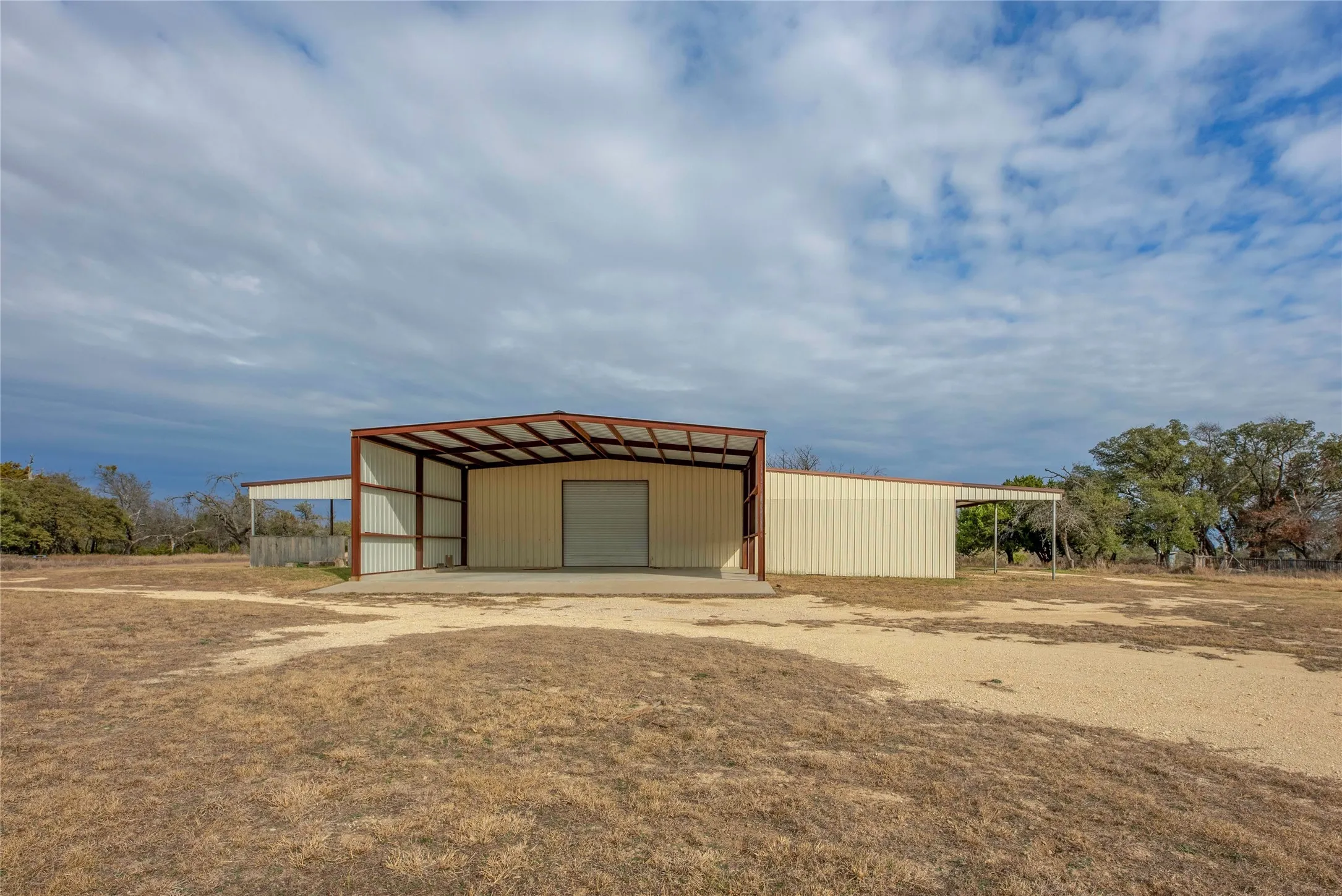 Farm For Sale in Erath County , 7435 County Road 265, Dublin, Texas 76446, 4 Bedrooms, 3 Bathrooms, Garage spaces, 2,304 Sqft, built in 2003, Price $3,900,000, mls#21143702, Real Estate Agent in Dublin, Homes For Sale in Erath county, Homes For Sale in Dublin, Realtor in Dublin Texas, Real Estate Brokerage Independent Realty Texas, Luminita Cordes Realtor