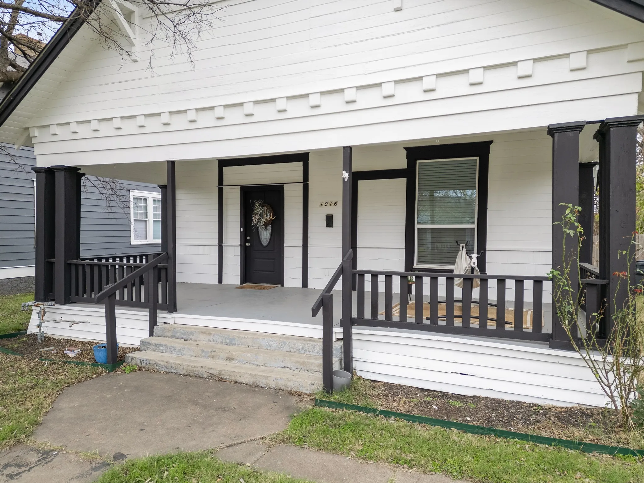 Single Family Residence For Sale in Mc Lennan County , 1916 Mitchell Avenue, Waco, Texas 76708, 3 Bedrooms, 2 Bathrooms, Garage spaces, 1,476 Sqft, built in 1914, Preowned, Price $228,000, mls#21143662, Real Estate Agent in Waco, Homes For Sale in Mc Lennan county, Homes For Sale in Waco, Realtor in Waco Texas, Real Estate Brokerage Independent Realty Texas, Luminita Cordes Realtor