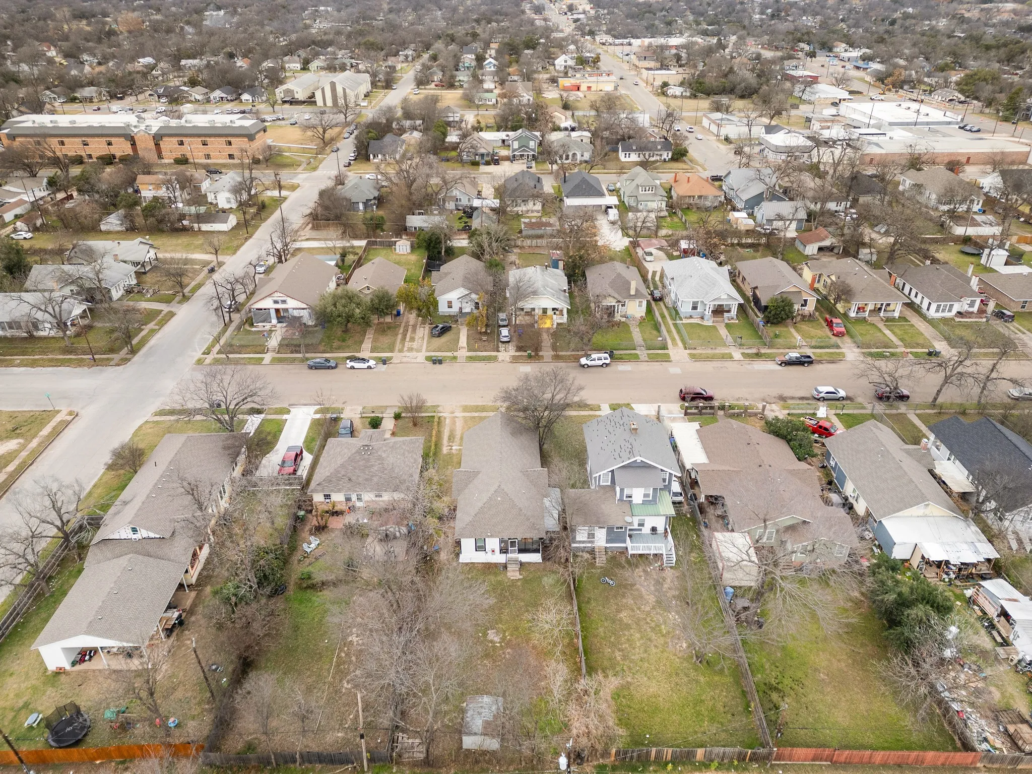 Single Family Residence For Sale in Mc Lennan County , 1916 Mitchell Avenue, Waco, Texas 76708, 3 Bedrooms, 2 Bathrooms, Garage spaces, 1,476 Sqft, built in 1914, Preowned, Price $228,000, mls#21143662, Real Estate Agent in Waco, Homes For Sale in Mc Lennan county, Homes For Sale in Waco, Realtor in Waco Texas, Real Estate Brokerage Independent Realty Texas, Luminita Cordes Realtor