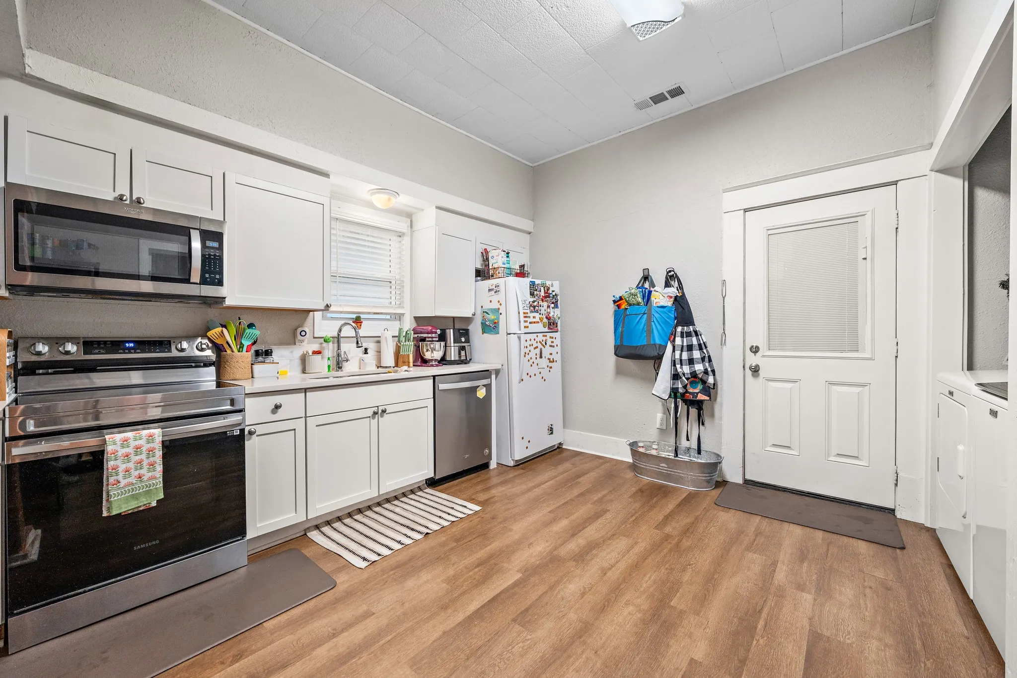 Single Family Residence For Sale in Mc Lennan County , 1916 Mitchell Avenue, Waco, Texas 76708, 3 Bedrooms, 2 Bathrooms, Garage spaces, 1,476 Sqft, built in 1914, Preowned, Price $228,000, mls#21143662, Real Estate Agent in Waco, Homes For Sale in Mc Lennan county, Homes For Sale in Waco, Realtor in Waco Texas, Real Estate Brokerage Independent Realty Texas, Luminita Cordes Realtor