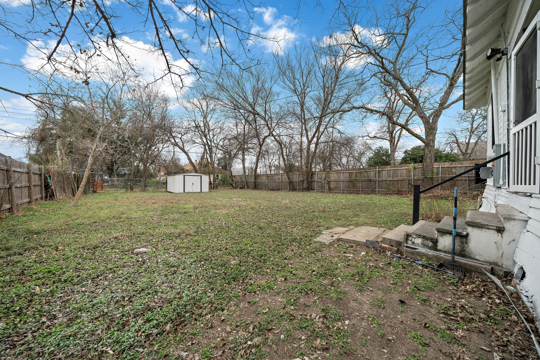 Single Family Residence For Sale in Mc Lennan County , 1916 Mitchell Avenue, Waco, Texas 76708, 3 Bedrooms, 2 Bathrooms, Garage spaces, 1,476 Sqft, built in 1914, Preowned, Price $228,000, mls#21143662, Real Estate Agent in Waco, Homes For Sale in Mc Lennan county, Homes For Sale in Waco, Realtor in Waco Texas, Real Estate Brokerage Independent Realty Texas, Luminita Cordes Realtor